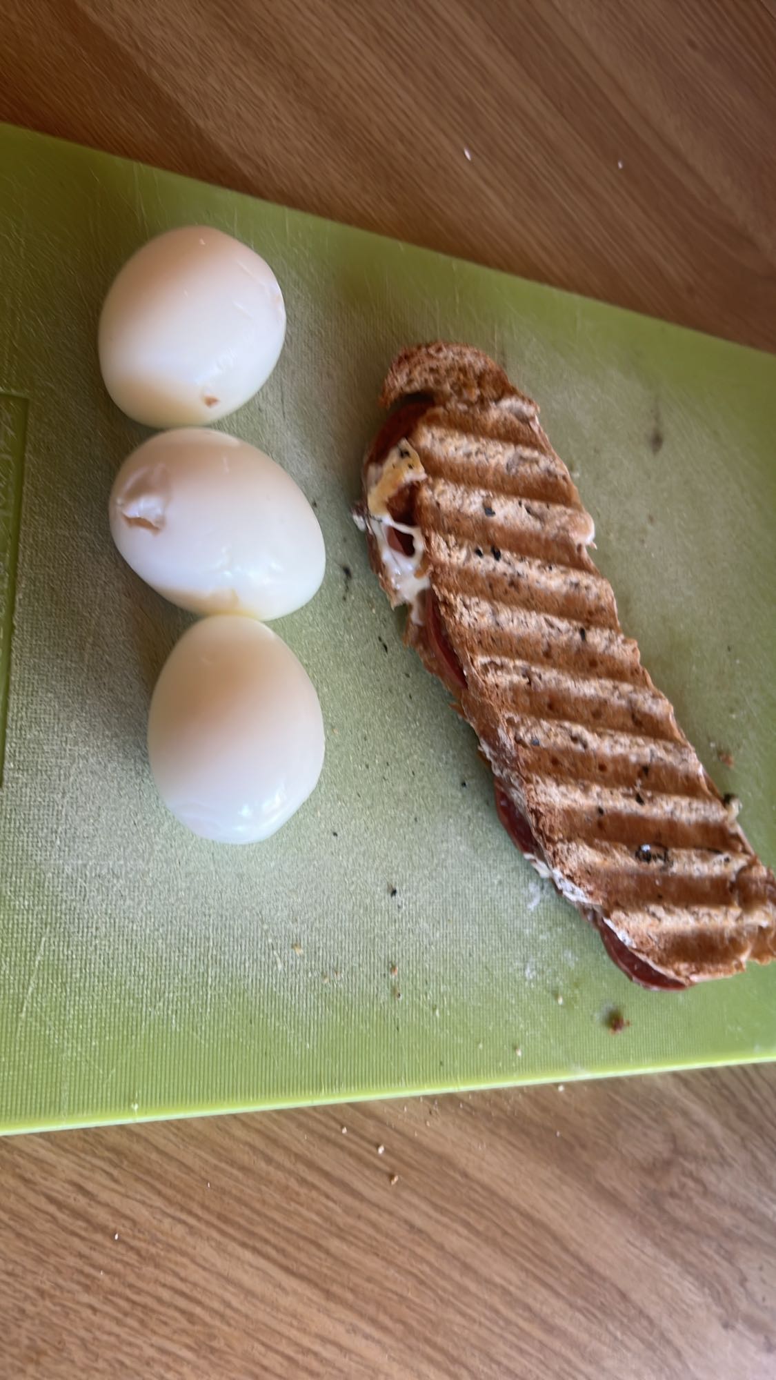 Kahvaltı Sandviçi ve Yumurta