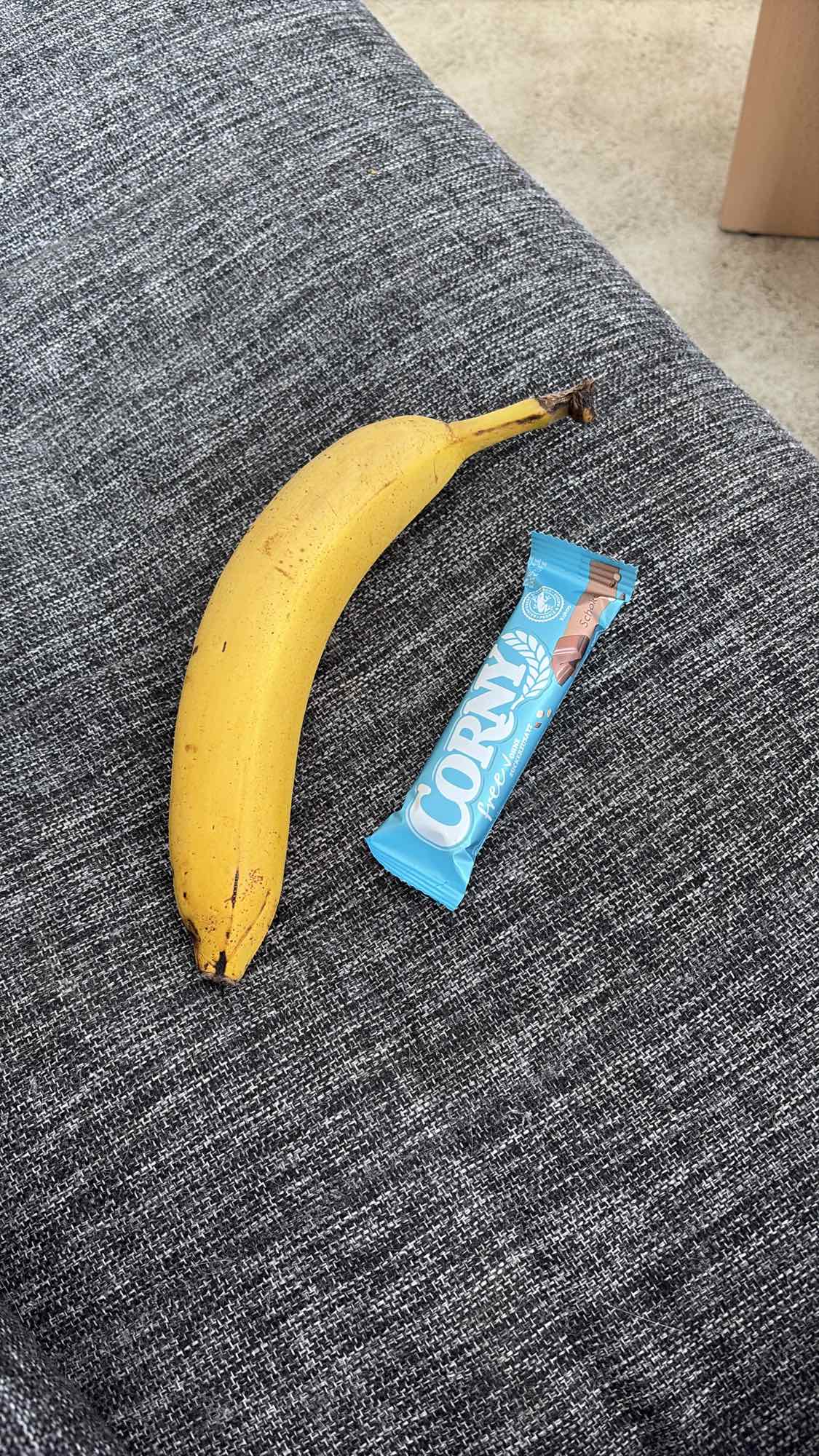 Banane und Corny Riegel