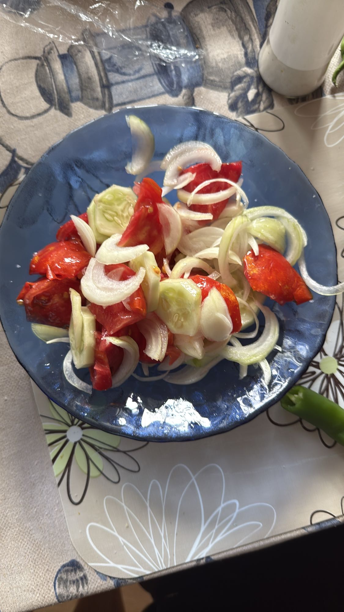 Salată de legume proaspete