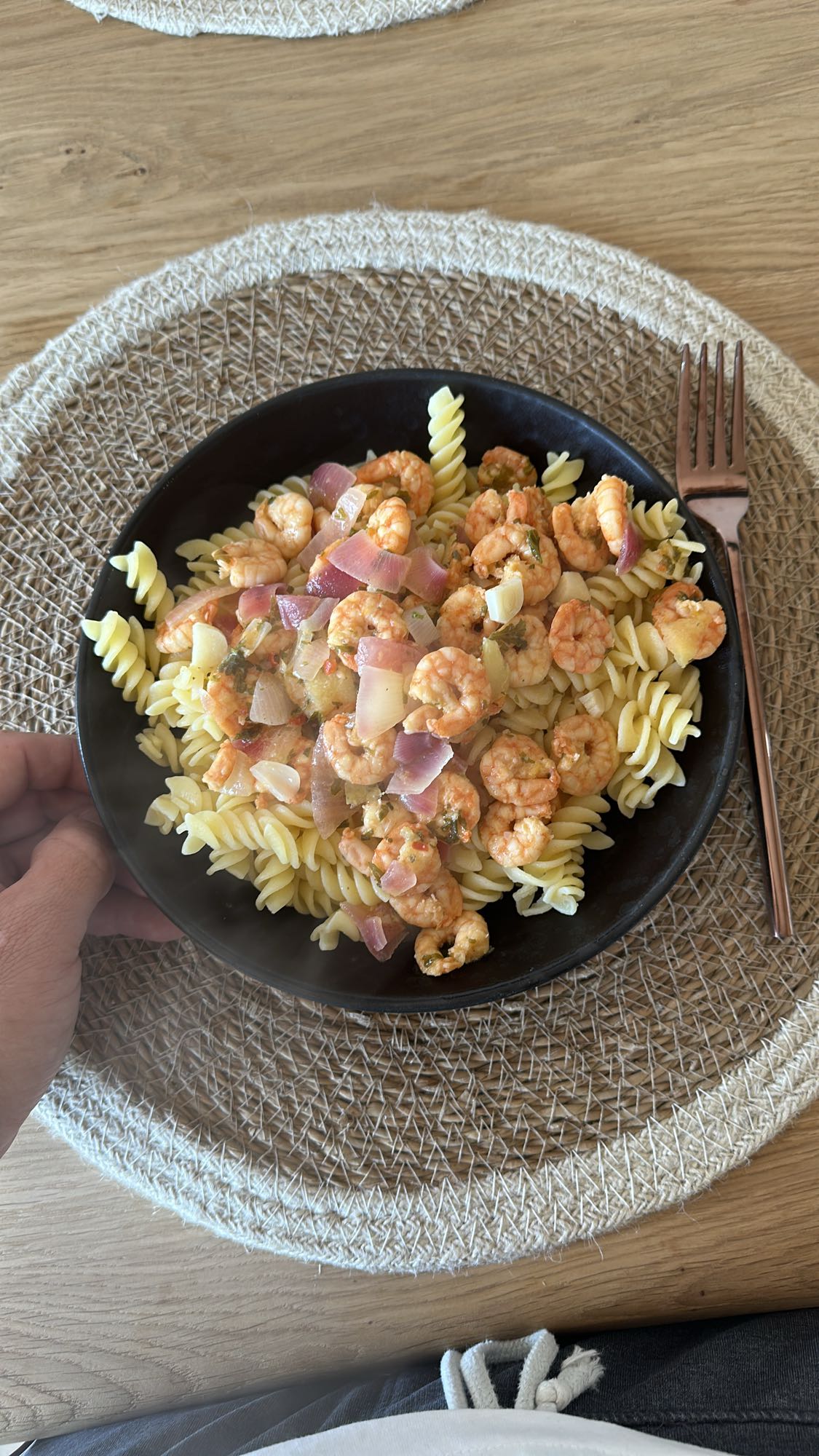 Garnelenpasta mit Zwiebel (glutenfrei)