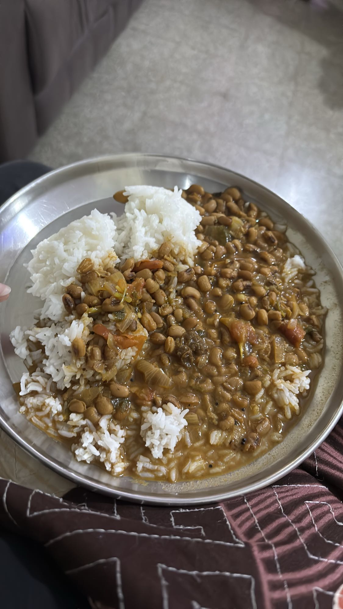Rice with black-eyed peas curry