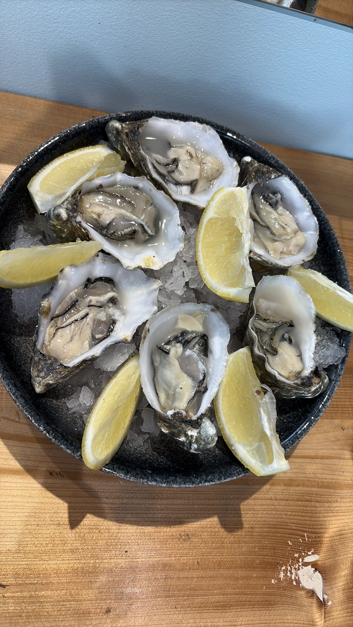 Oysters with Lemon