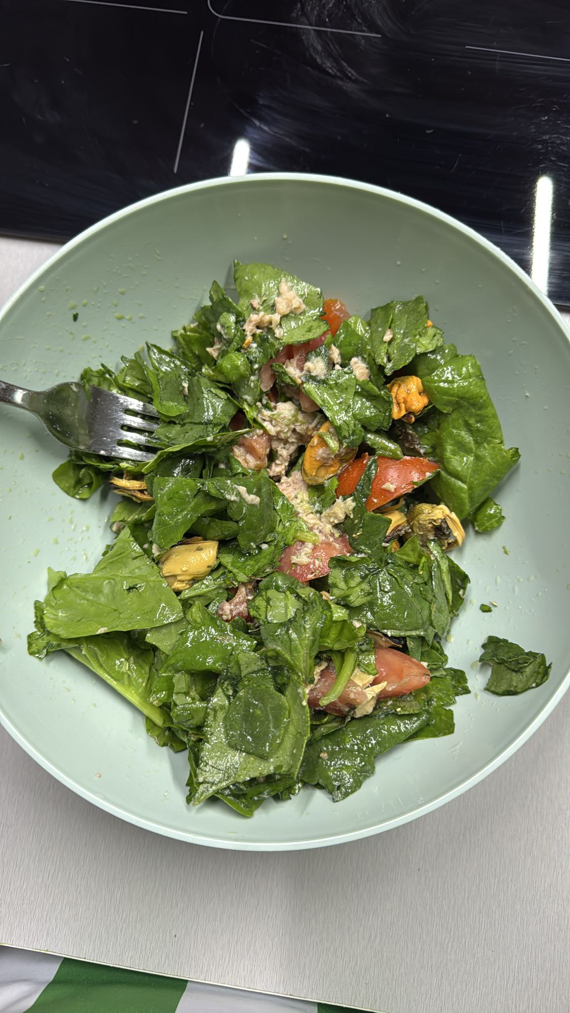 ensalada de espinaca y mariscos