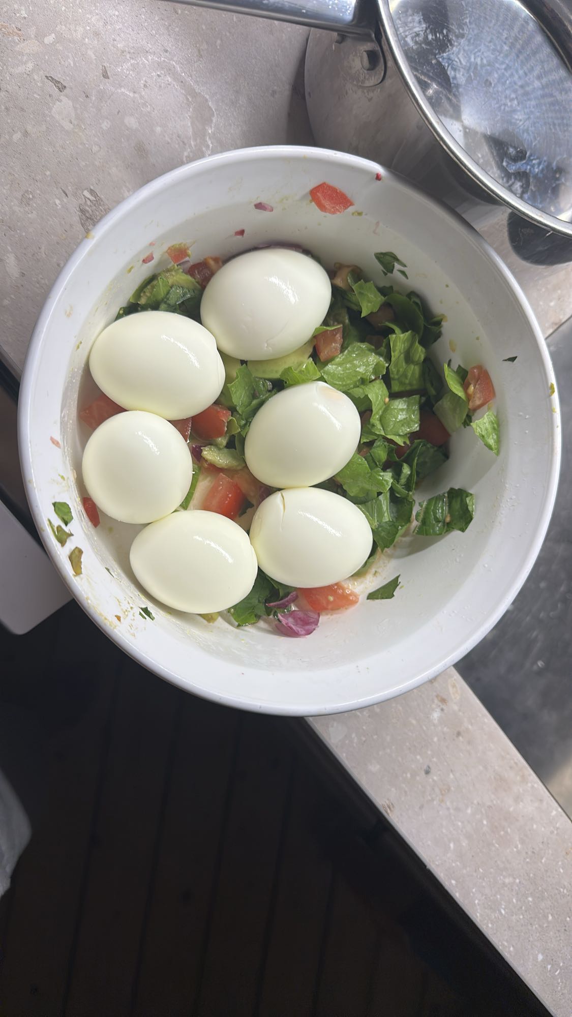 Äggsallad med grönsaker