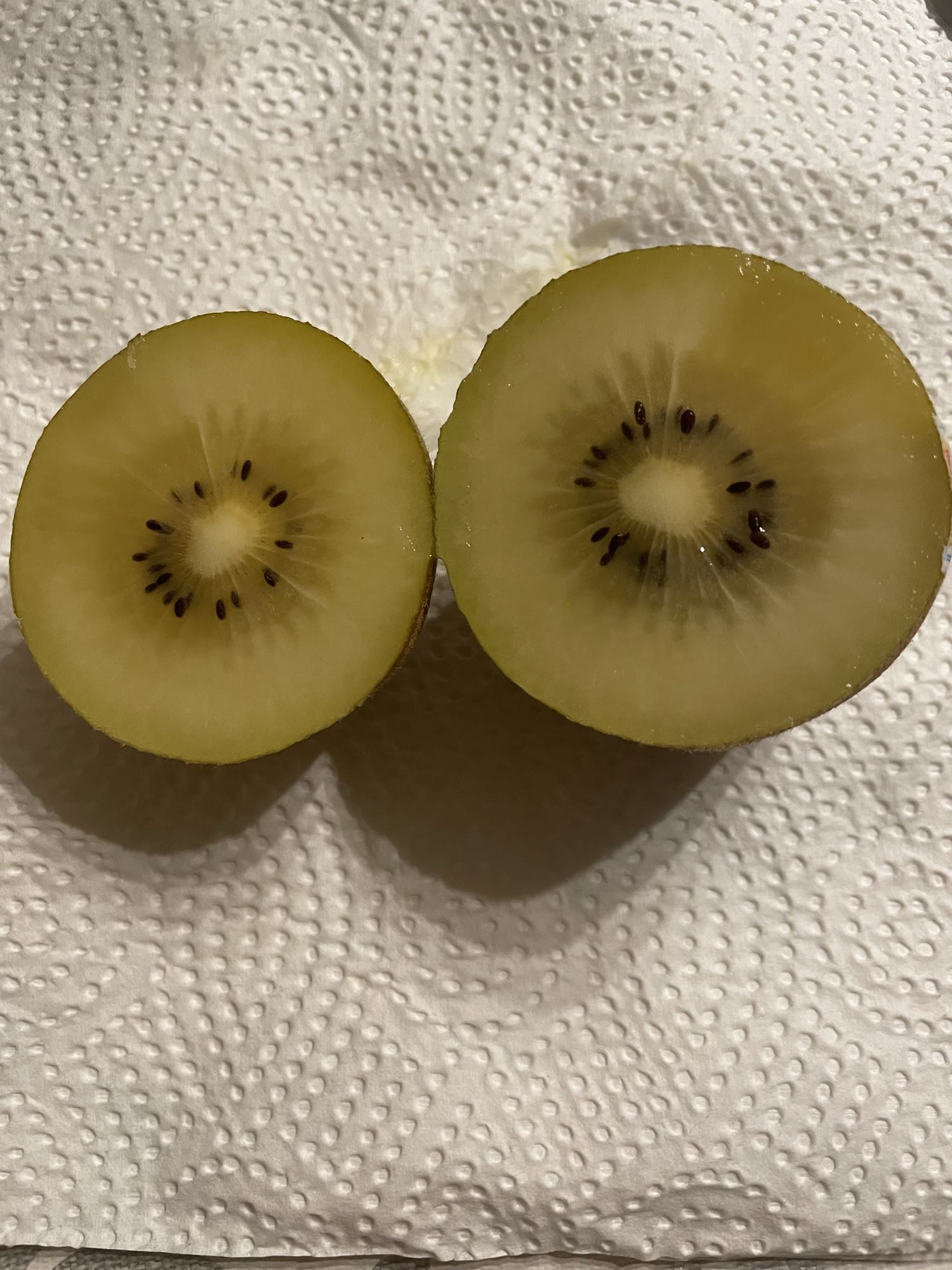 Goldene Kiwihälften