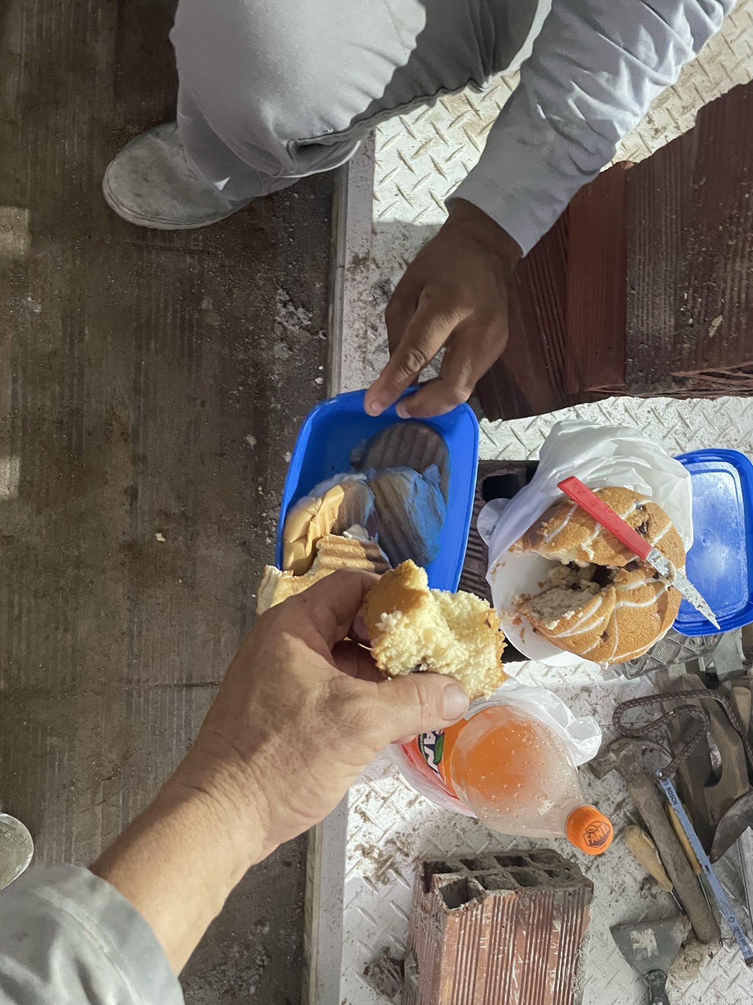 Lanche com pão e refrigerante