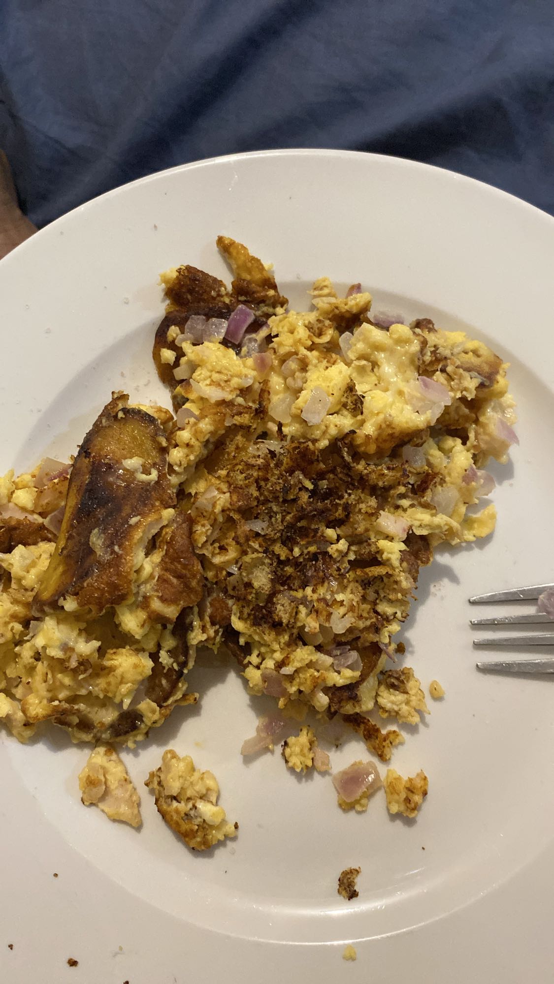 revuelto de plátano y huevo