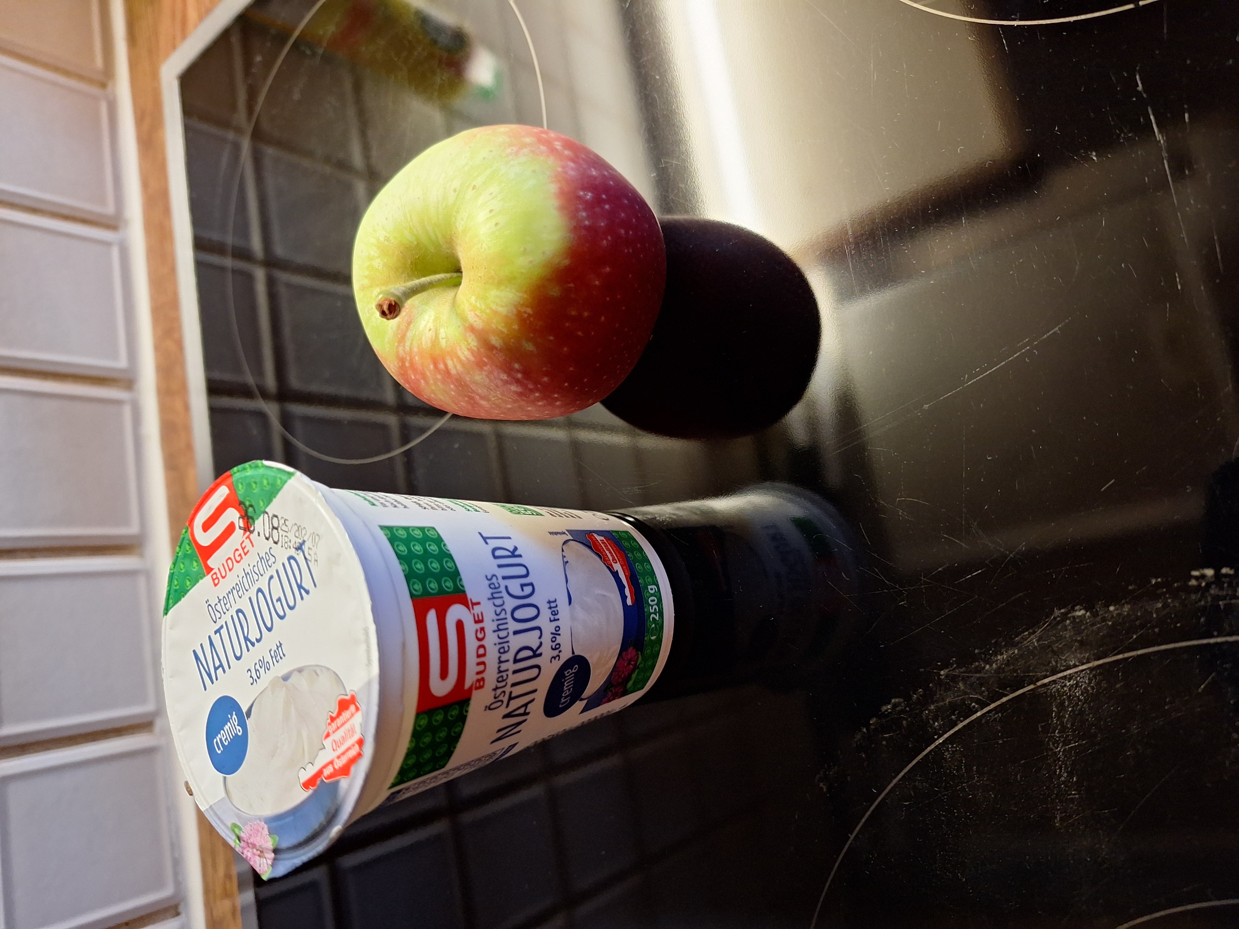 Apfel mit Naturjoghurt