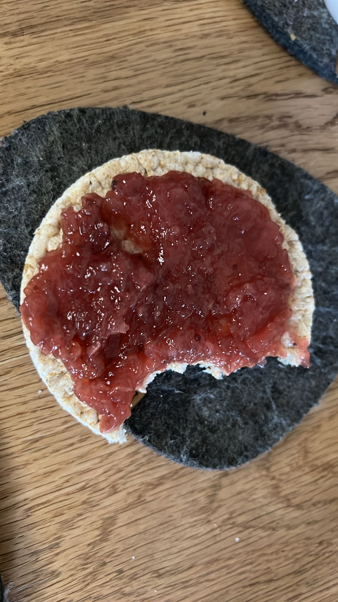 Rice cake with jam