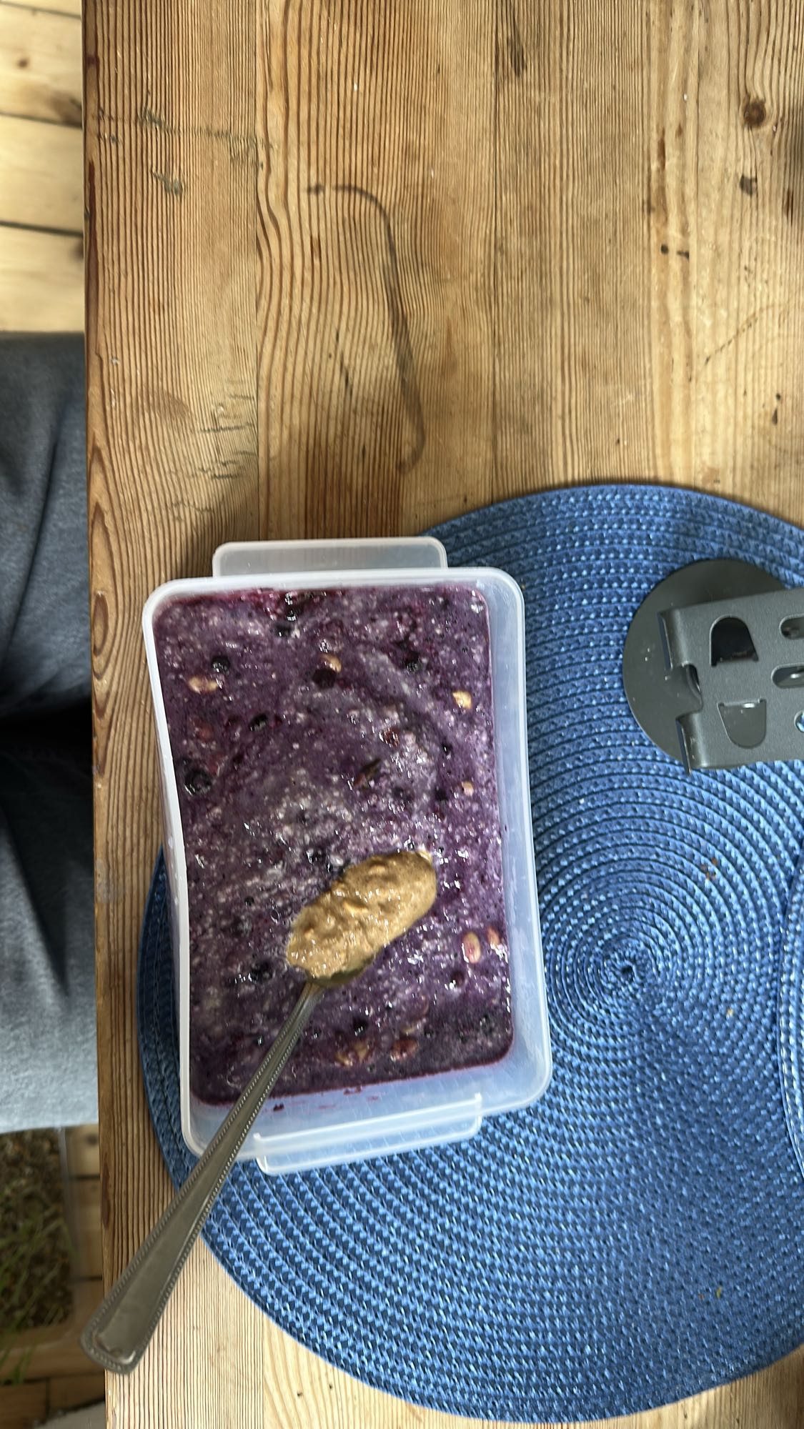 Blåbärsgröt med jordnötssmör