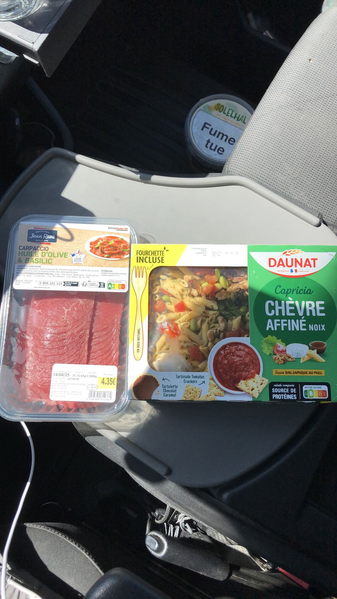 Carpaccio et salade chèvre noix