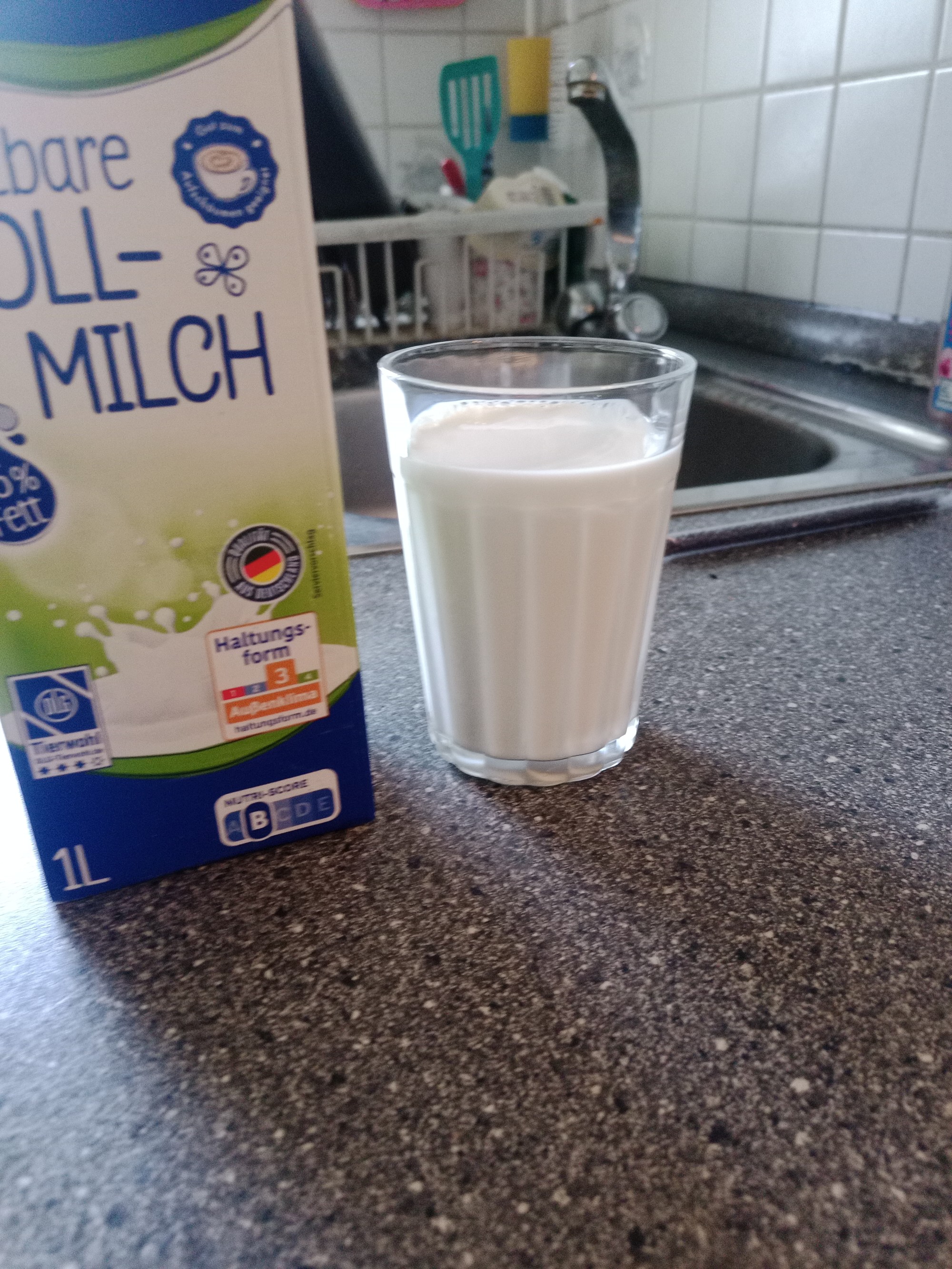 Glas Vollmilch