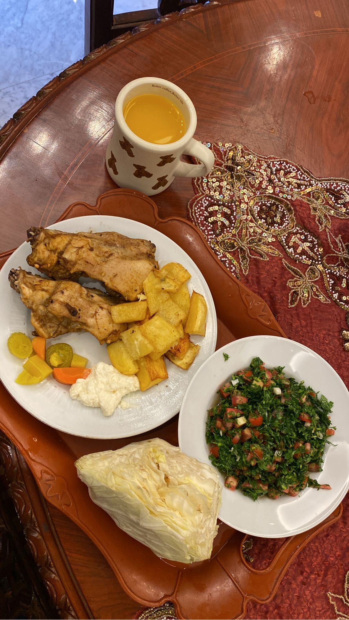 Chicken with salad and juice