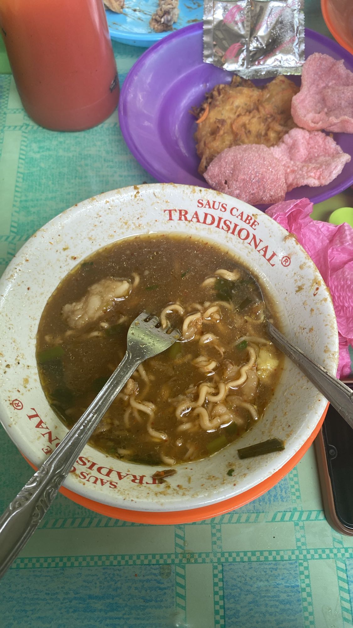 Mie kuah ayam gorengan