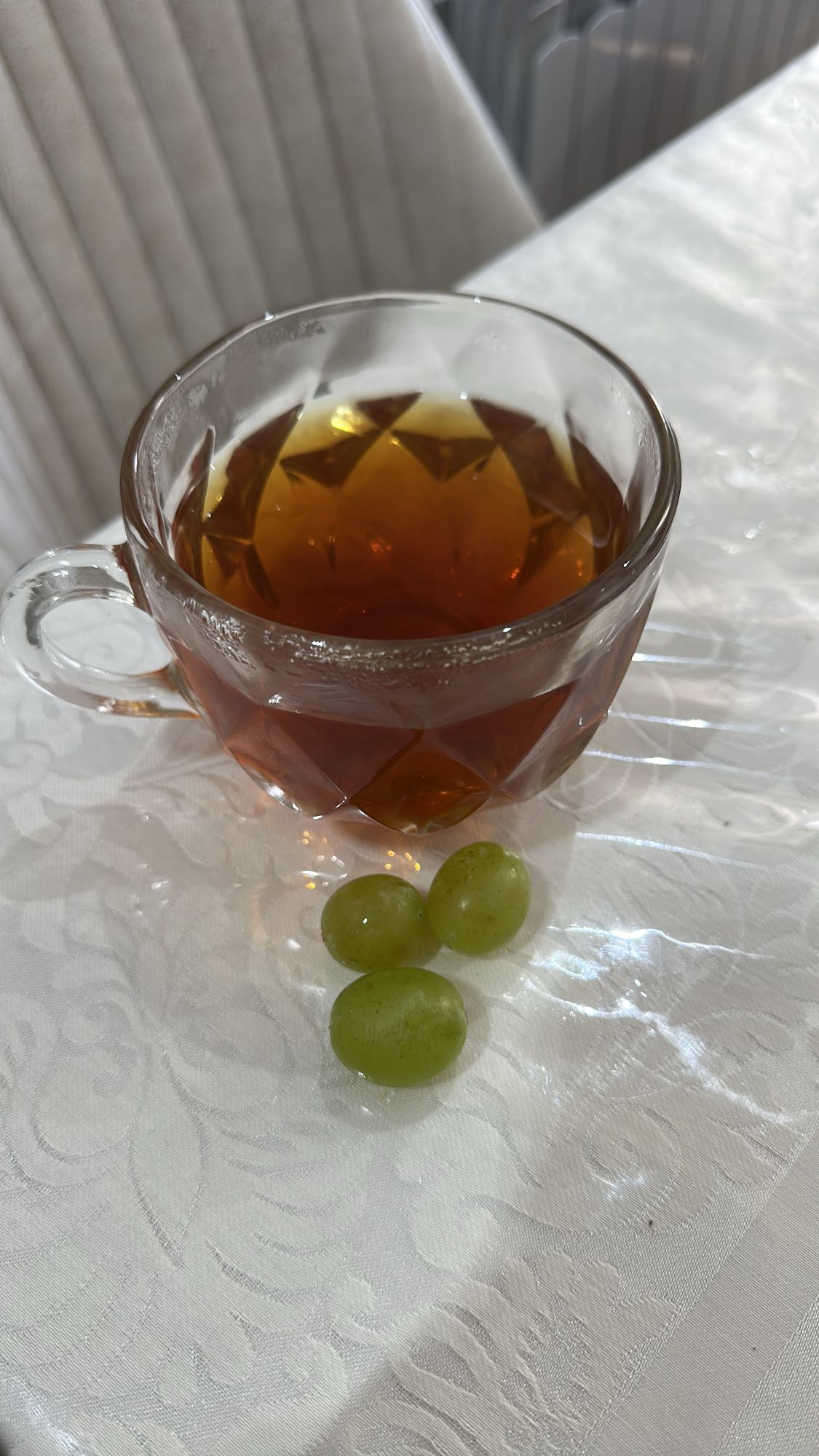 Tea with grapes