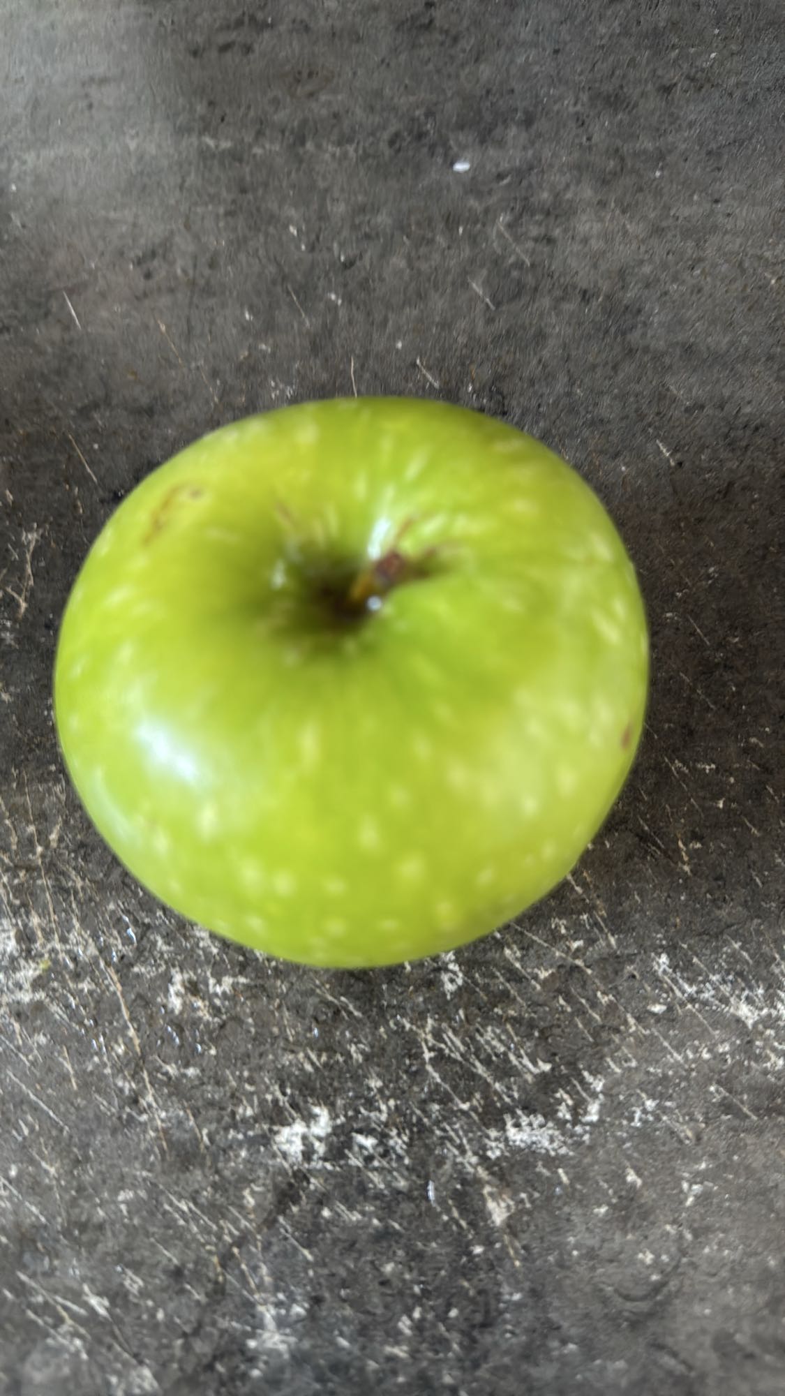 Pomme verte entière