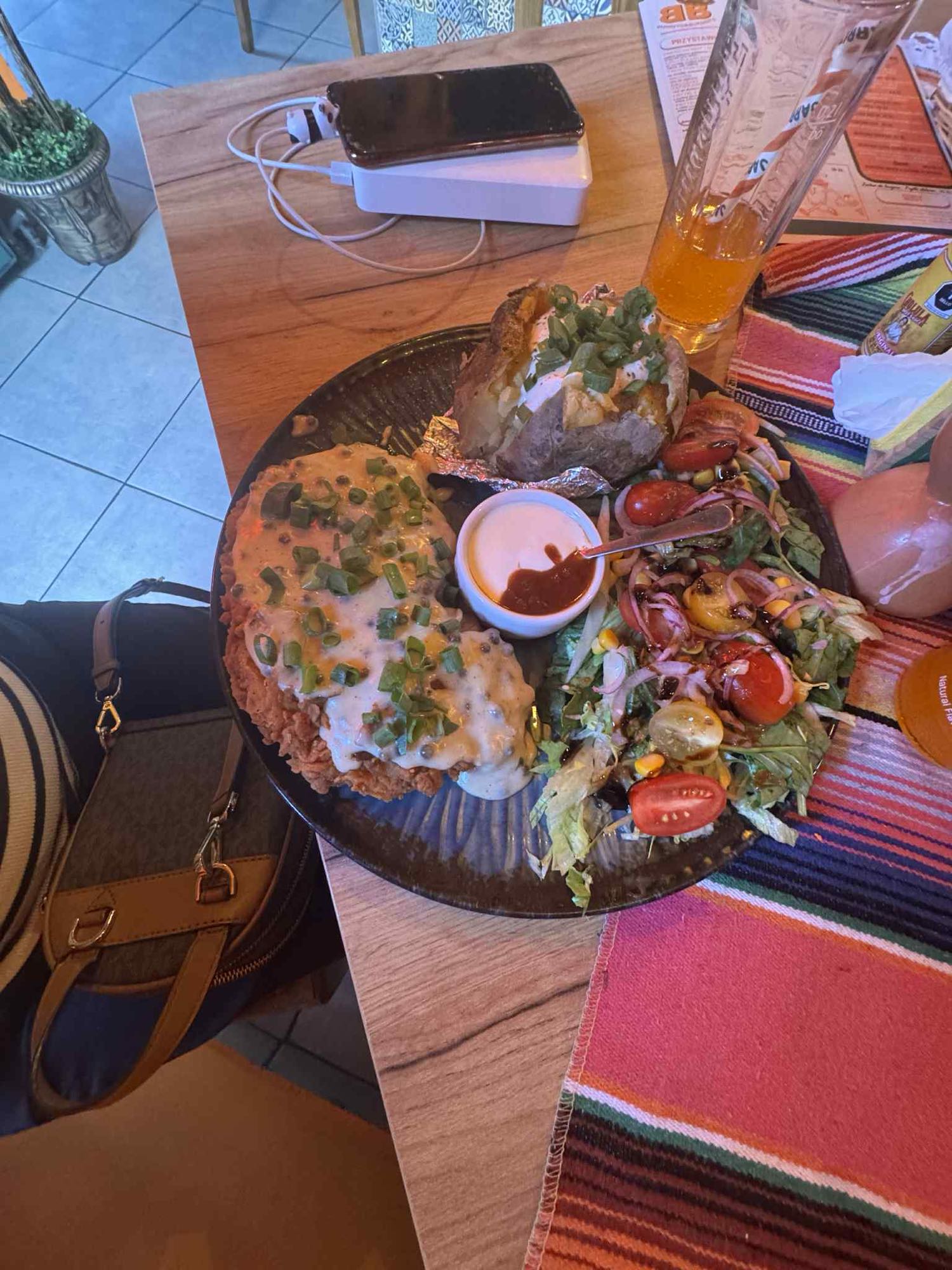 Smażony kurczak z ziemniakiem