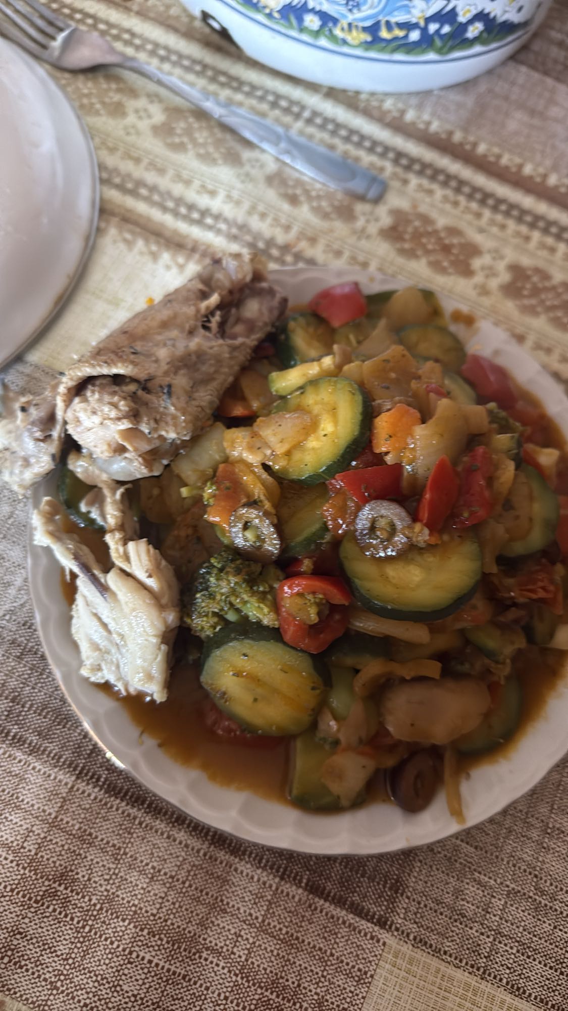 Pește cu legume sotate