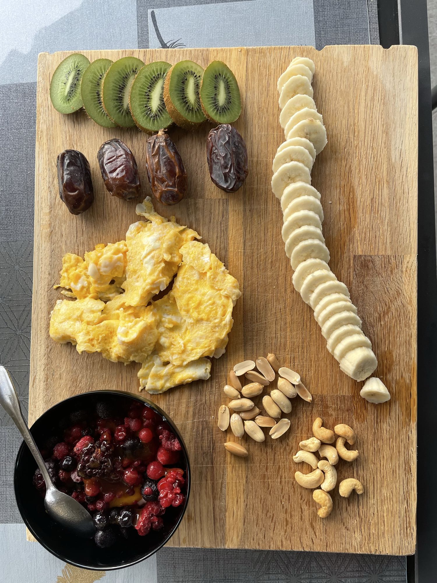 Petit-déjeuner sain varié