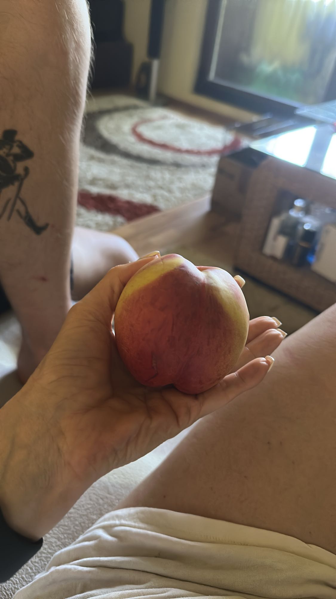 Piersică proaspătă