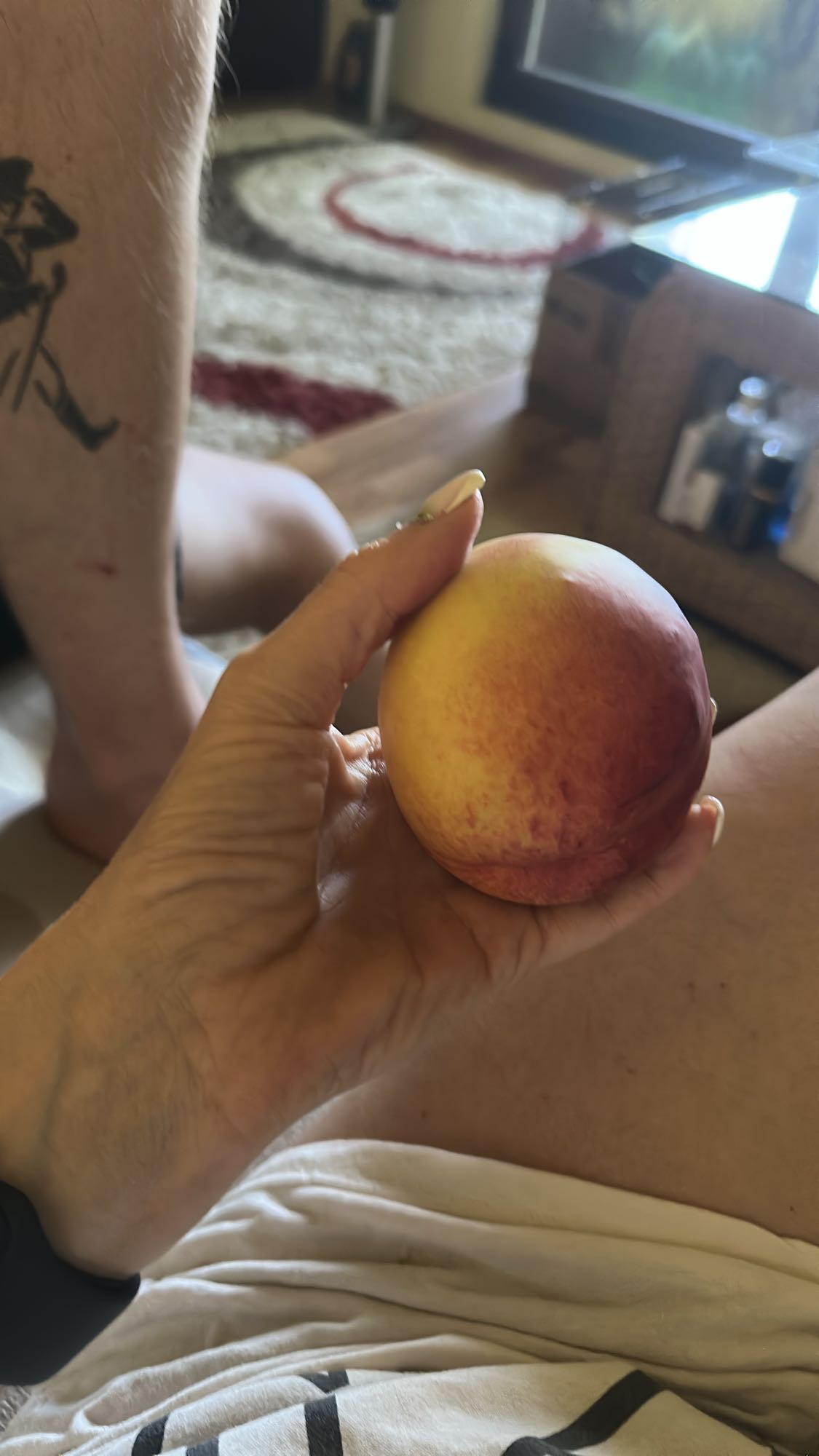 Piersică proaspătă