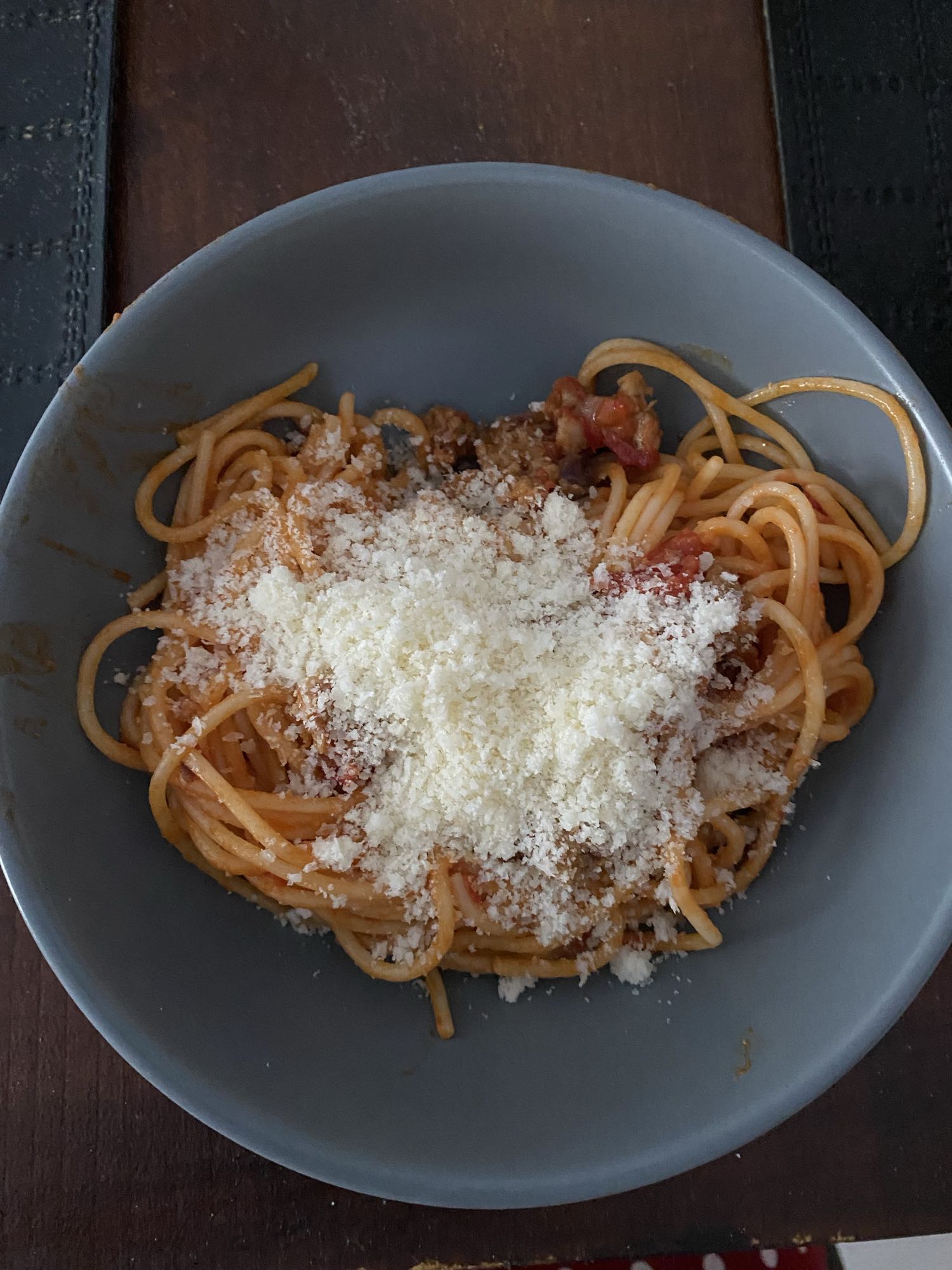 Spaghete cu carne și parmezan