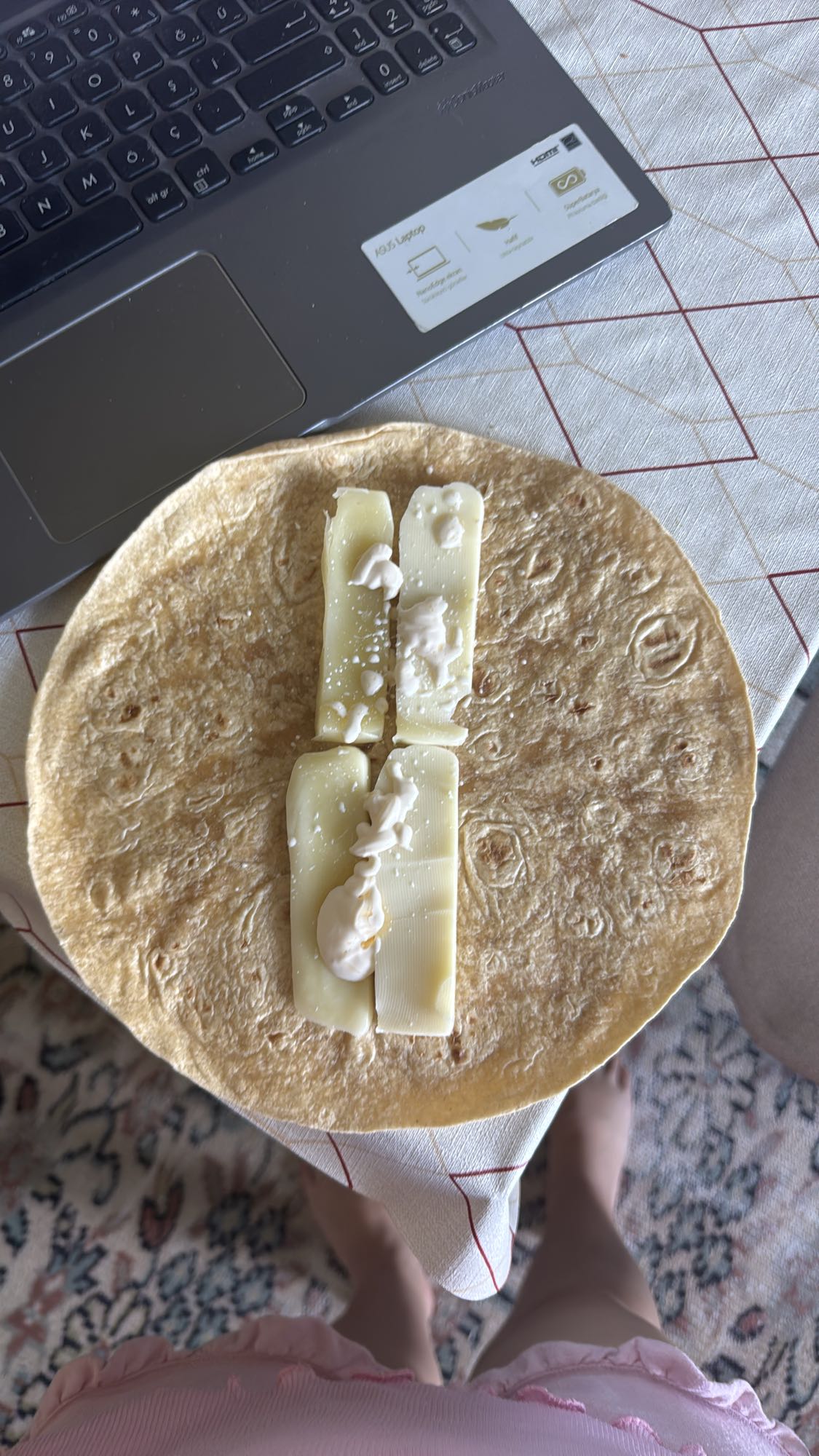 Peynirli lavaş dürüm