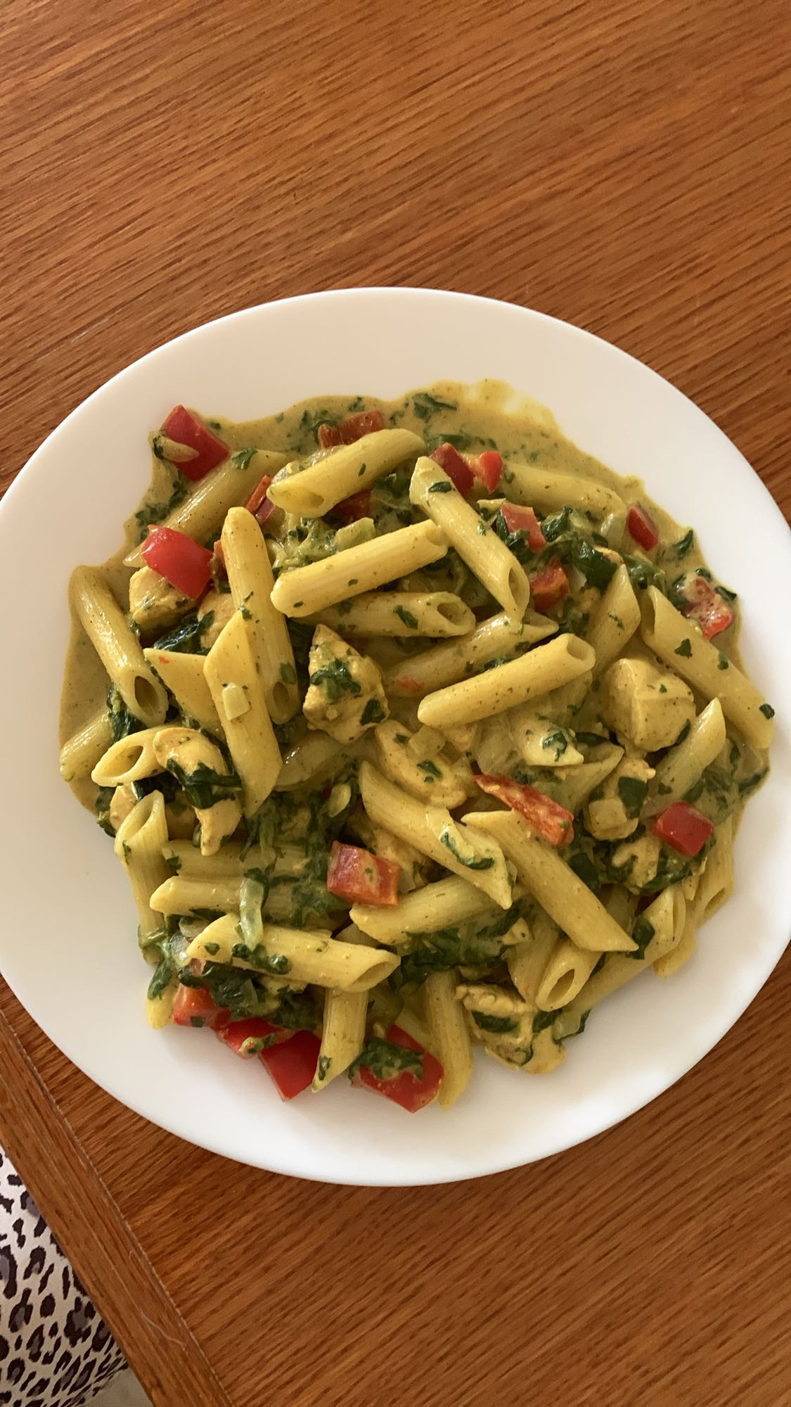 Makaron z kurczakiem i warzywami