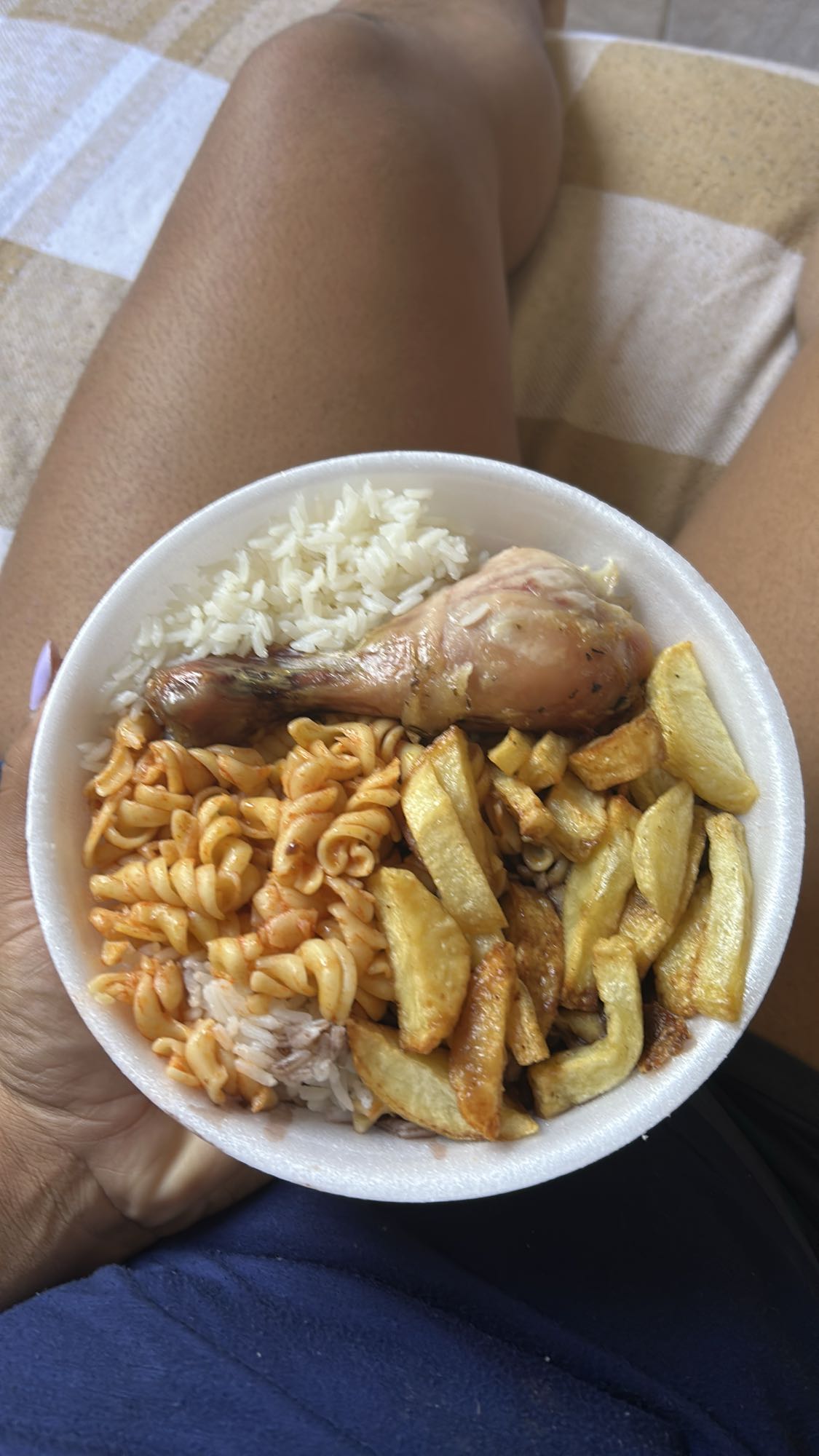 Frango com arroz e batata