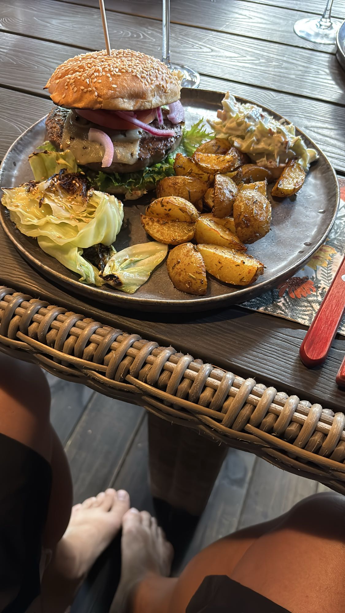 Hamburgertallrik med potatis