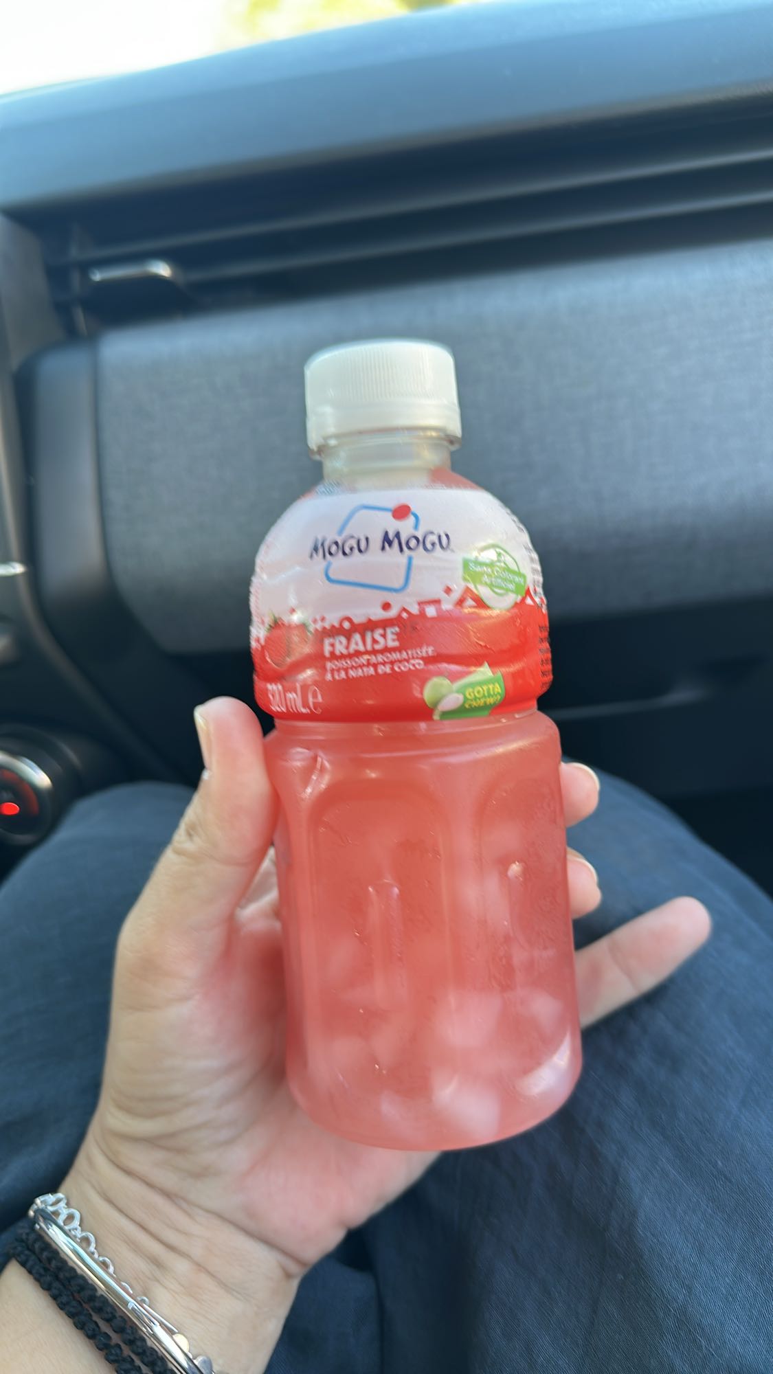 Strawberry Mogu Mogu Drink