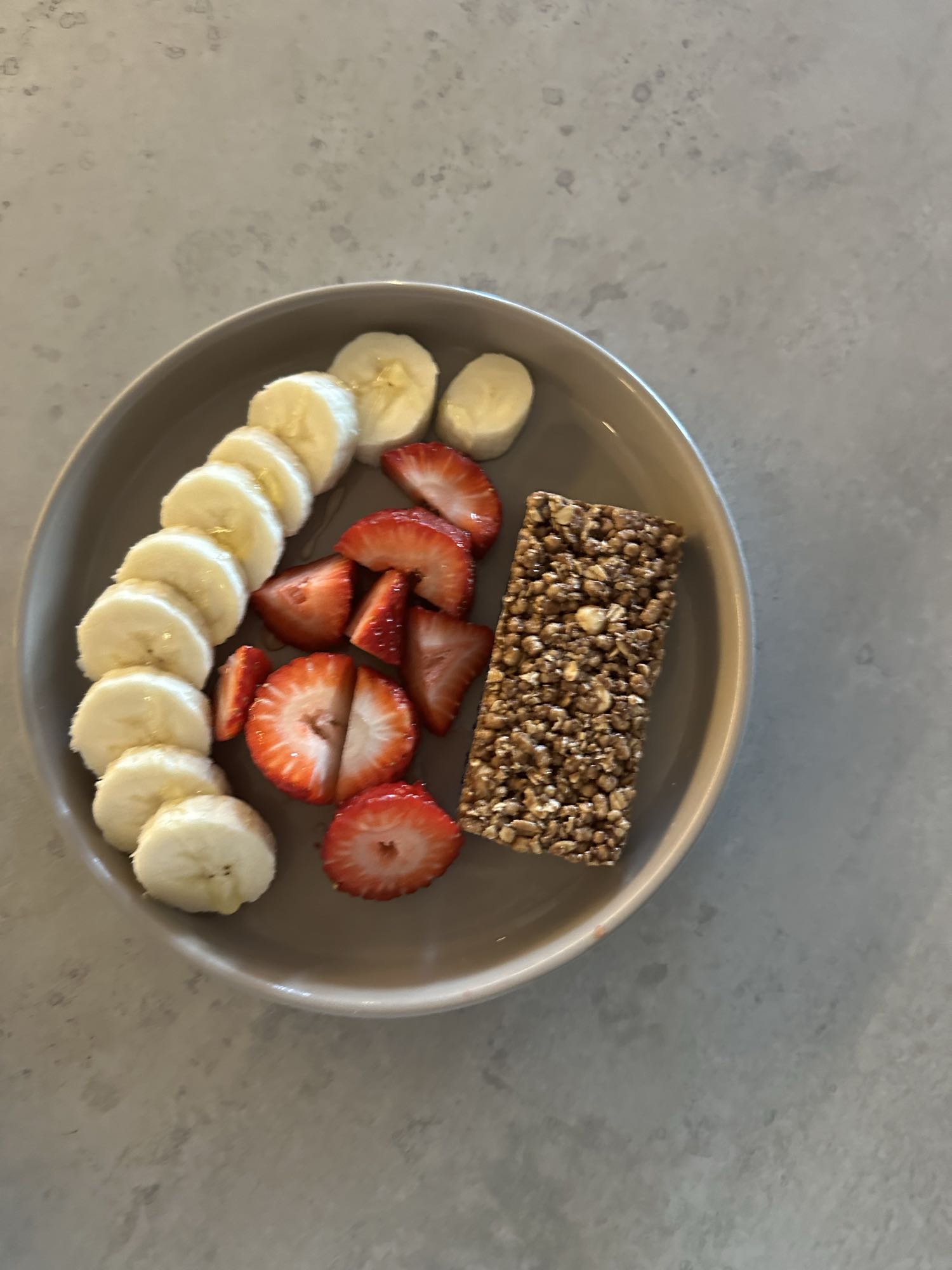 Plato de frutas y barra