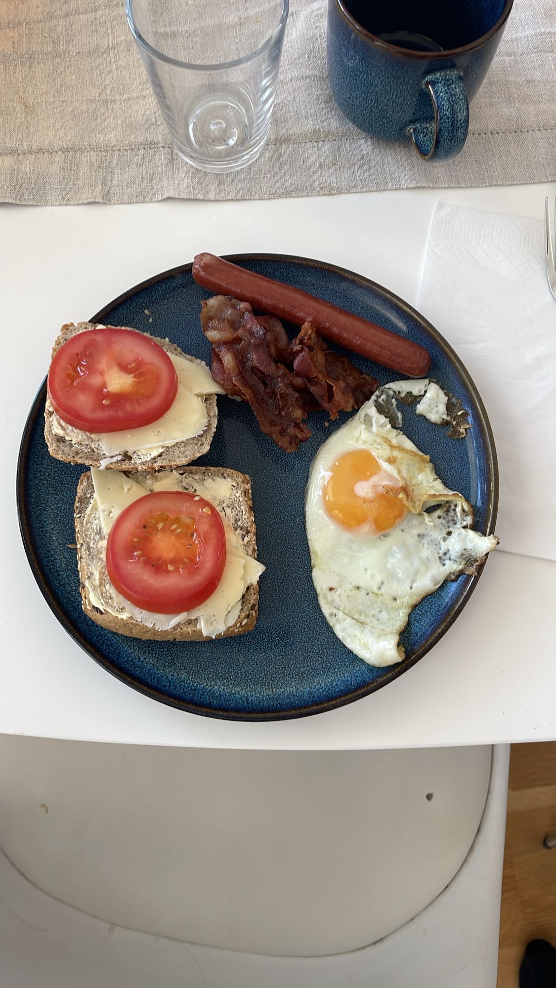 Frukosttallrik med ägg