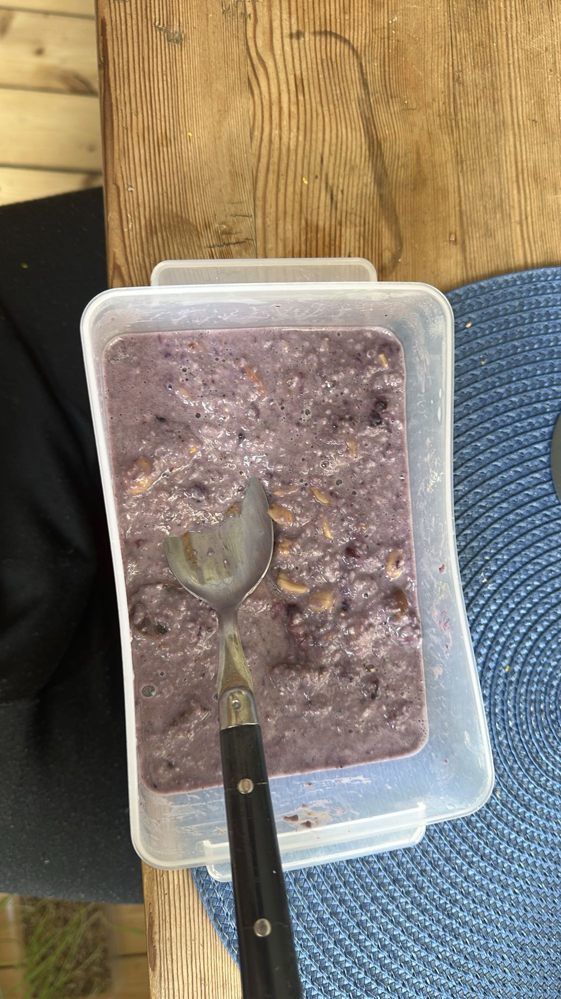 Blåbärsgröt med nötter