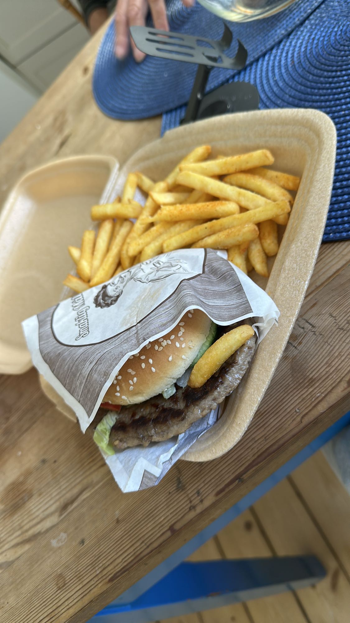 Hamburgare med pommes