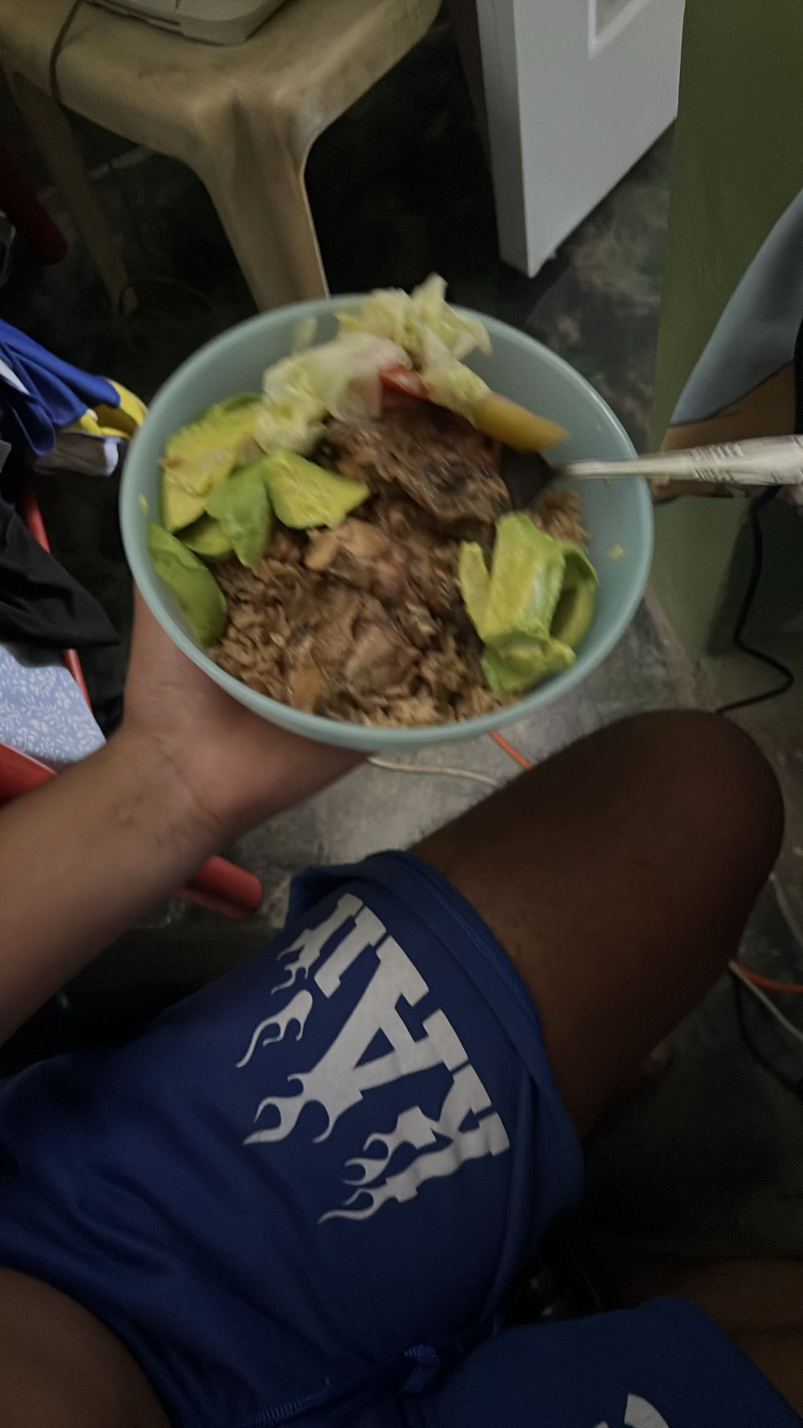 pollo con arroz y ensalada