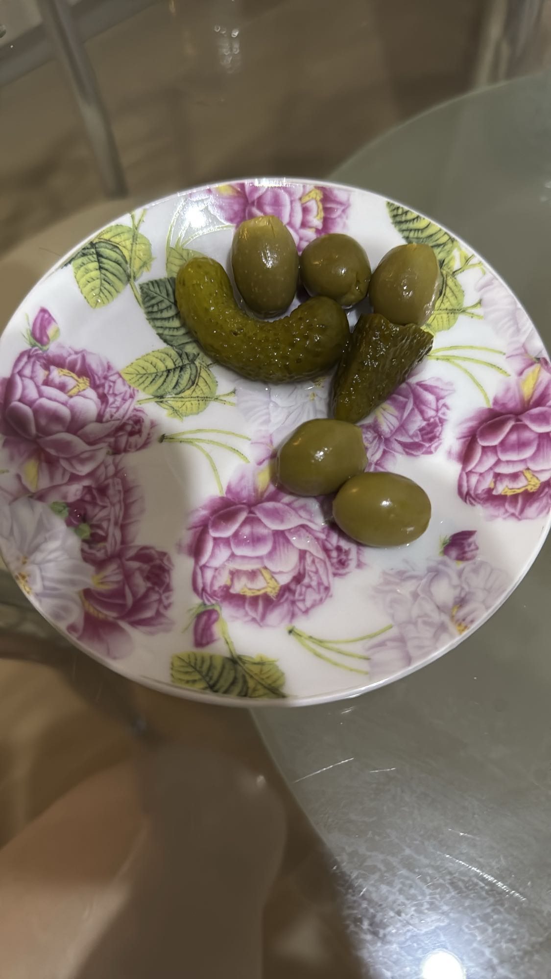 Оливки и корнишоны