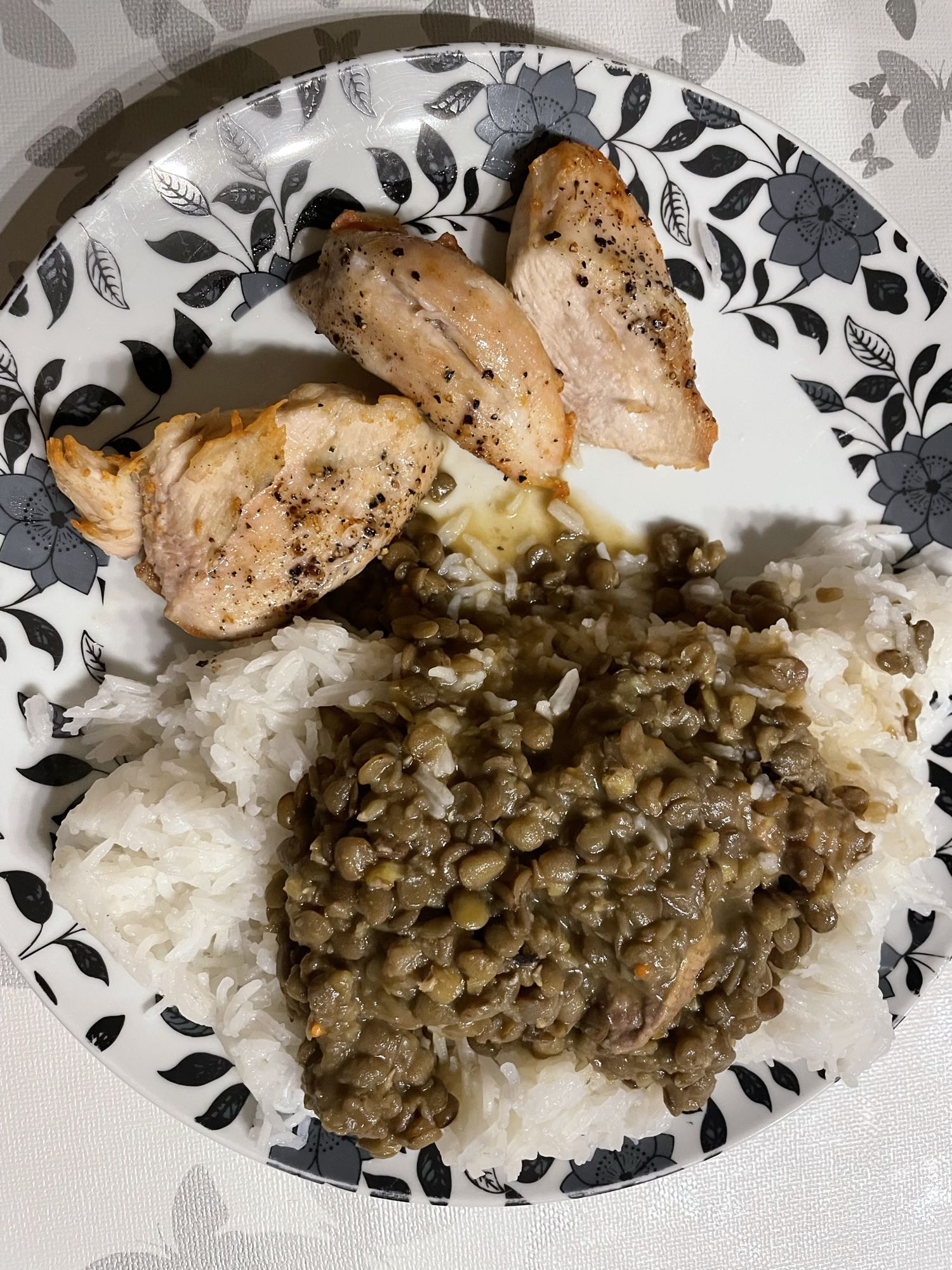 Hähnchenbrust mit Basmati-Reis und Linsen