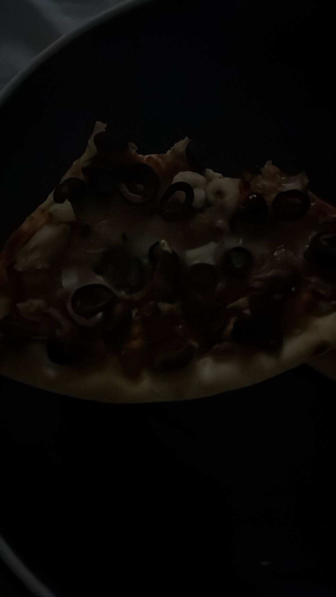 Tranche de pizza aux olives