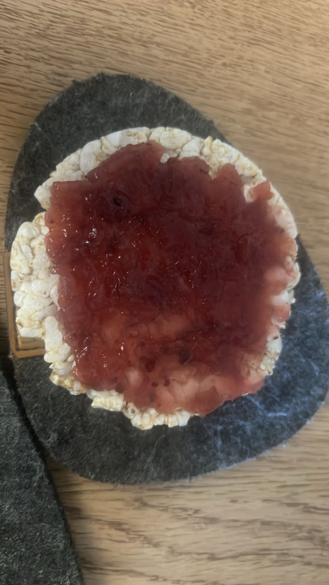 Reiswaffel mit Marmelade
