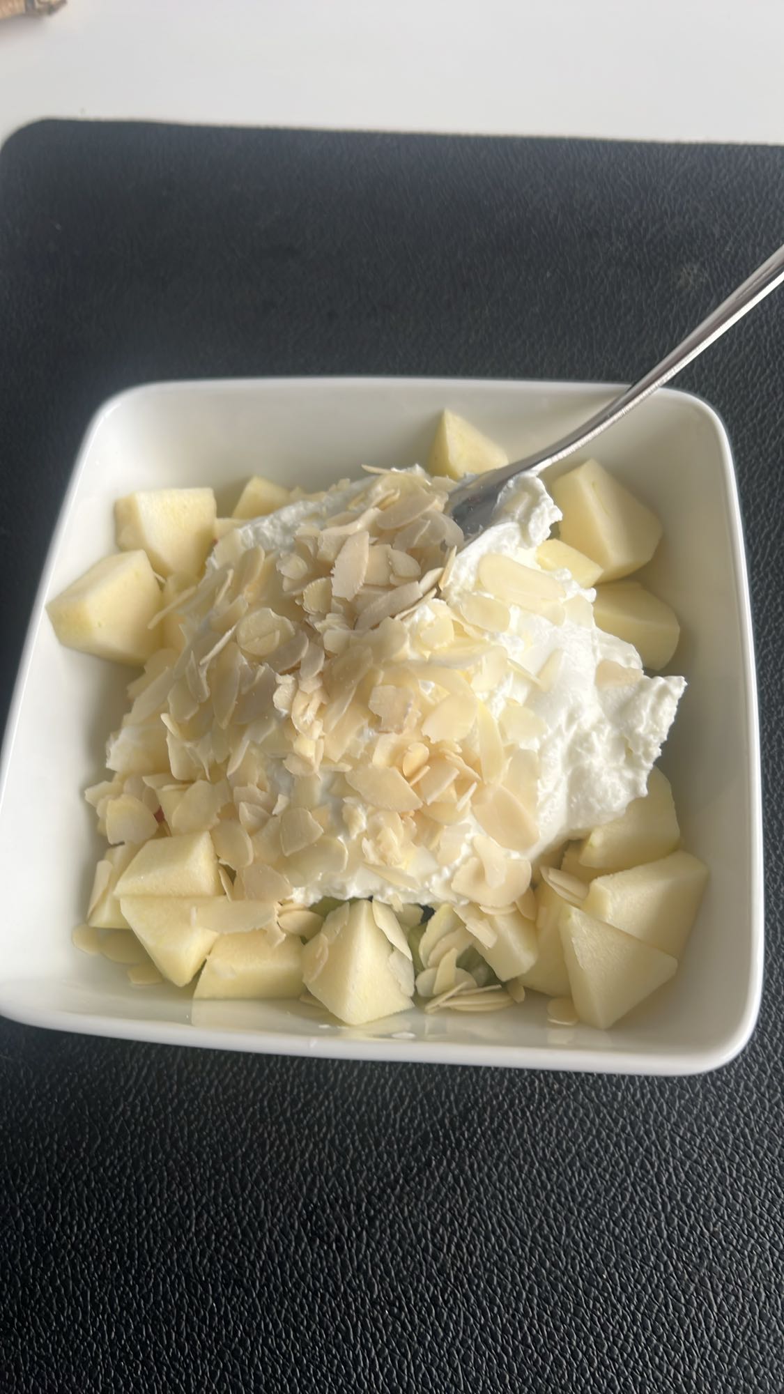 Kwark met appel en amandel