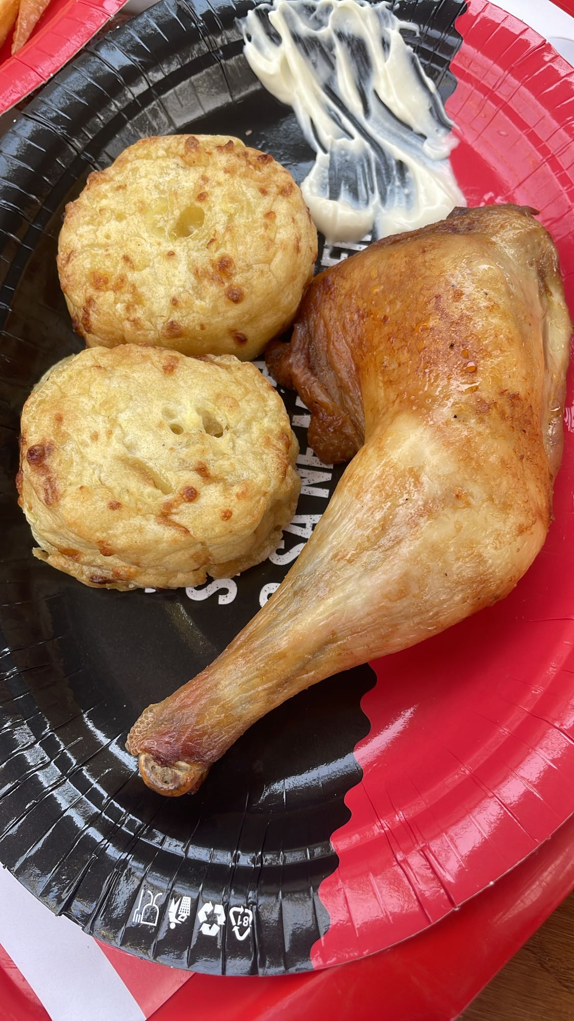 Pui cu chifle și maioneză