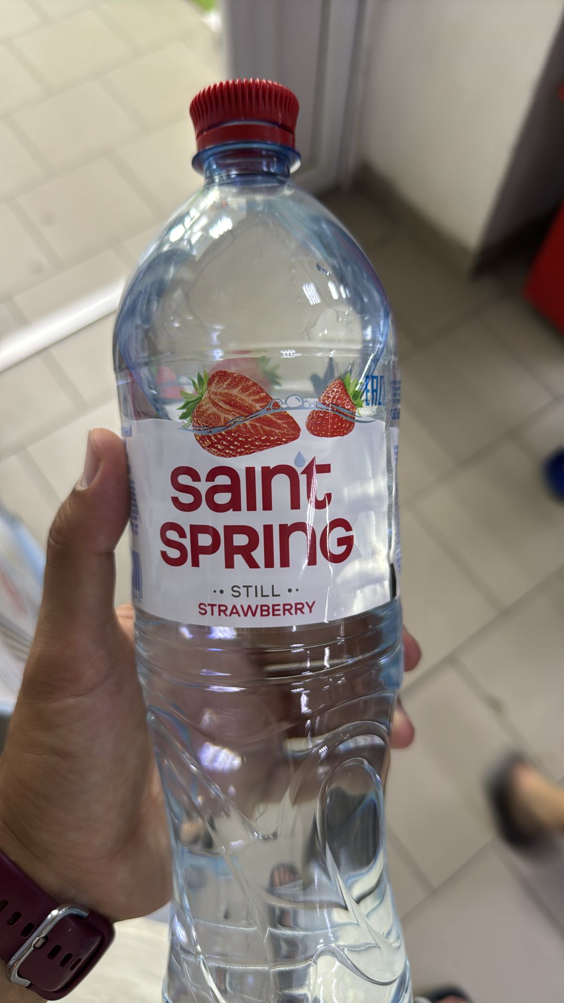 вода с клубничным вкусом