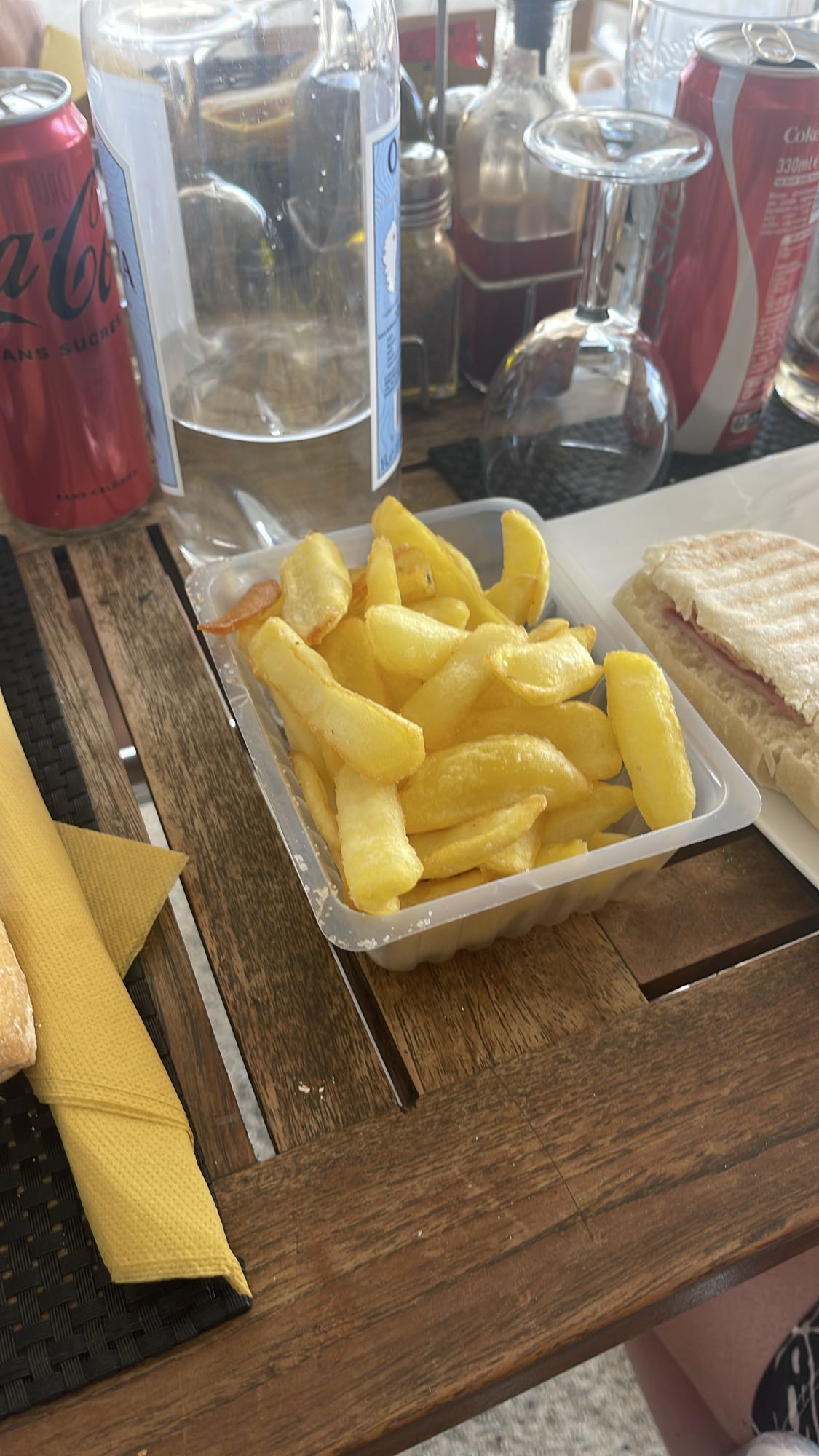 Frites et panini jambon