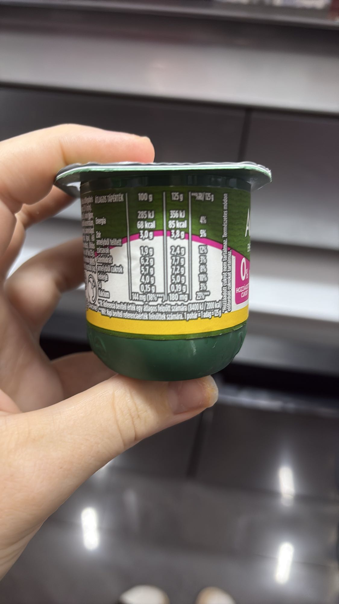 gyümölcsjoghurt pohár