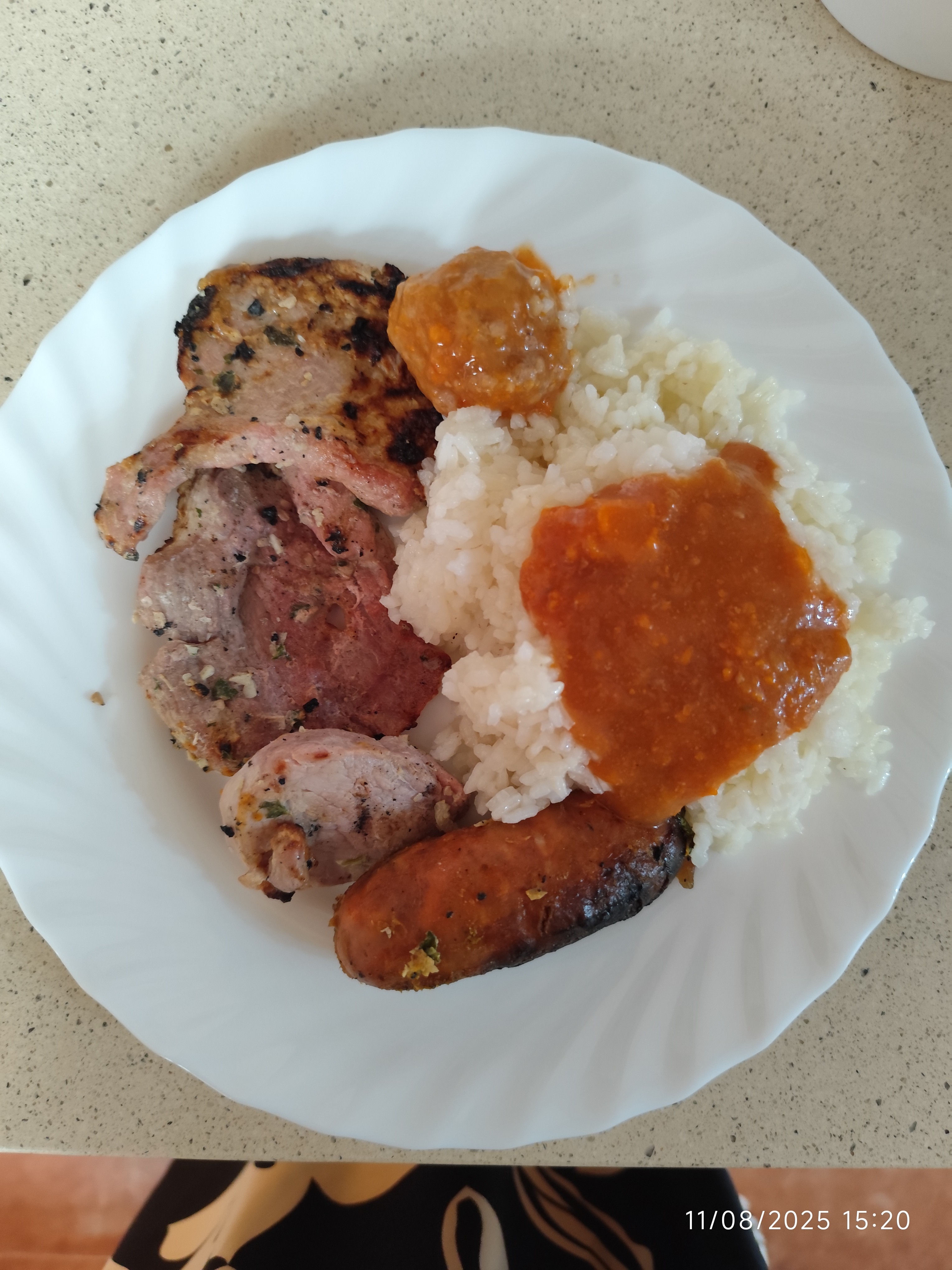 Plato mixto con arroz