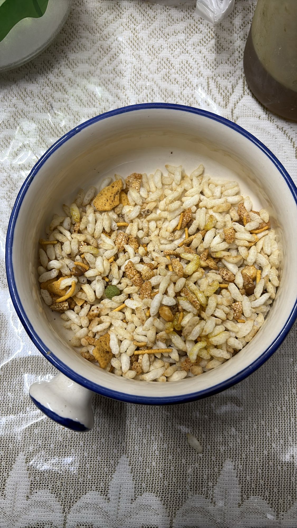 Puffed rice snack mix