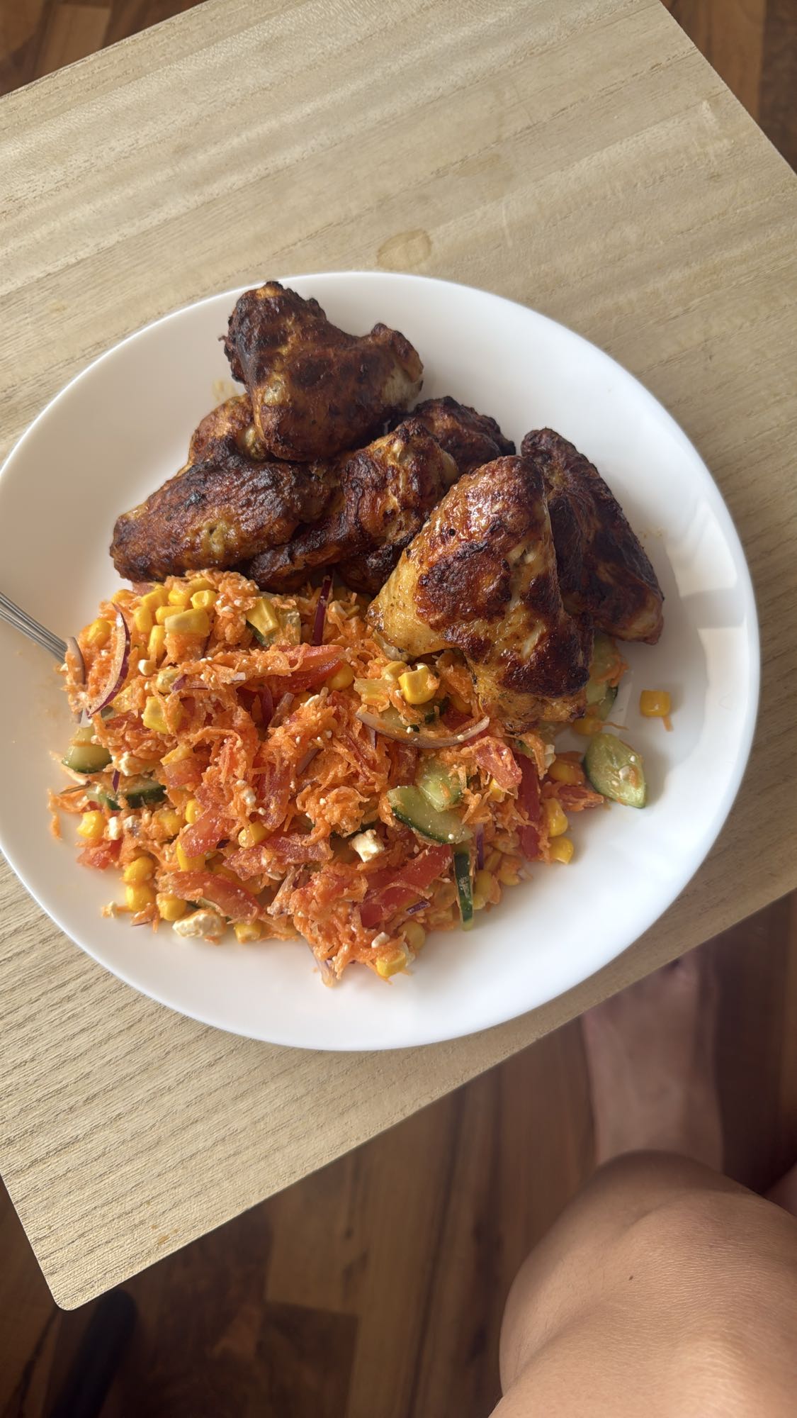 Pollo con ensalada fresca