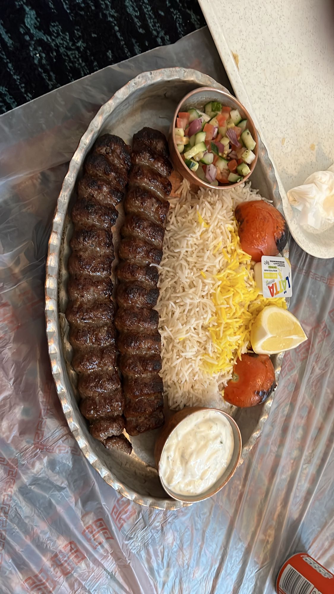 Kebab med ris och sallad