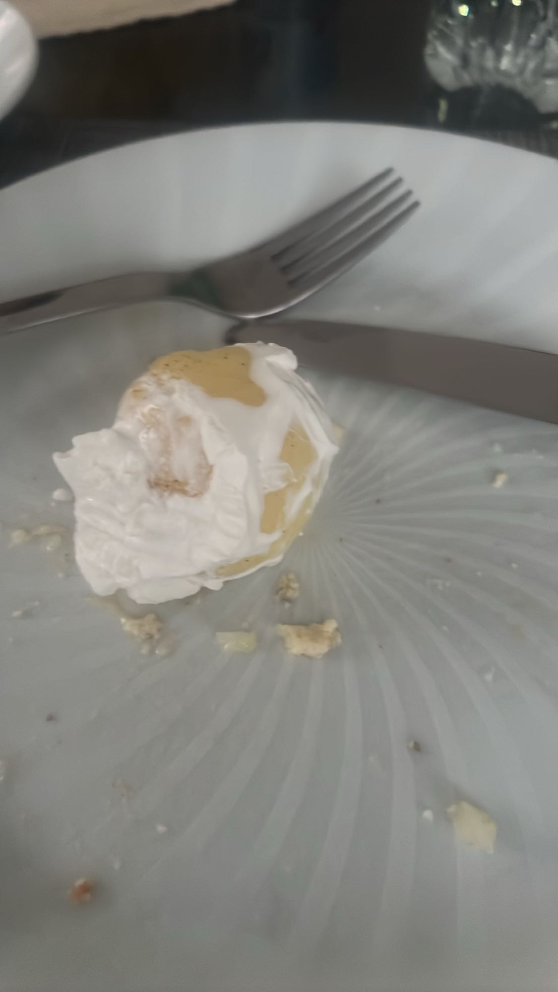 Kleine Sahne-Dessertrolle